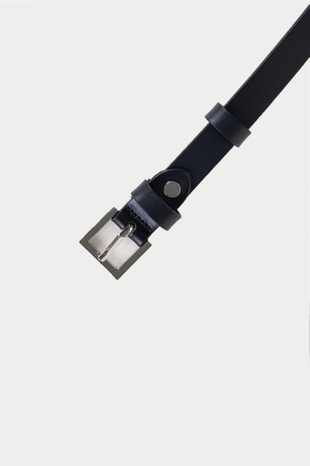 color:BLACK