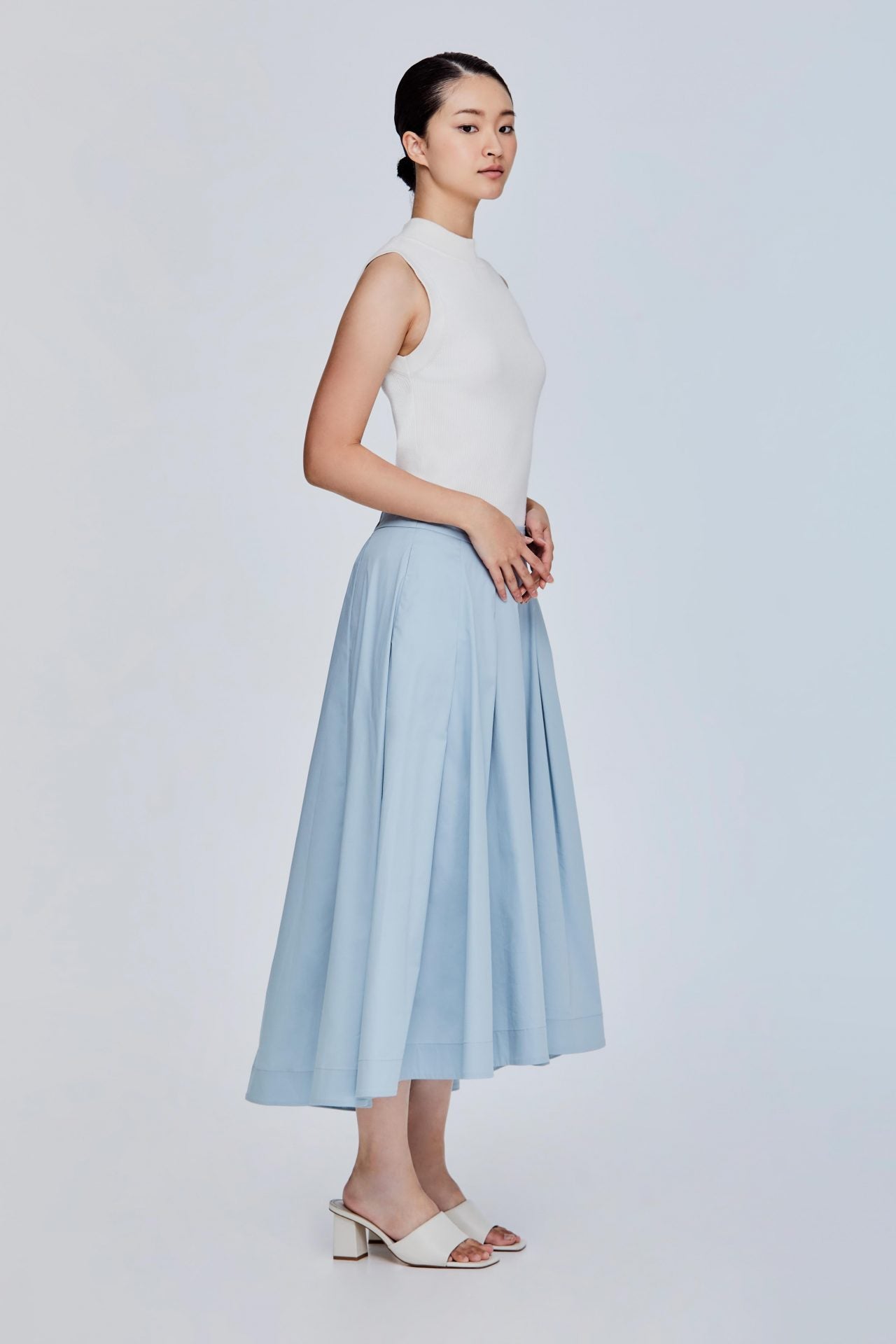 color:AQUA BLUE
