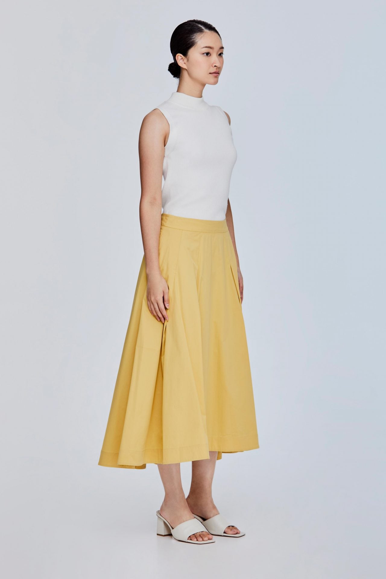 color:MELLOW