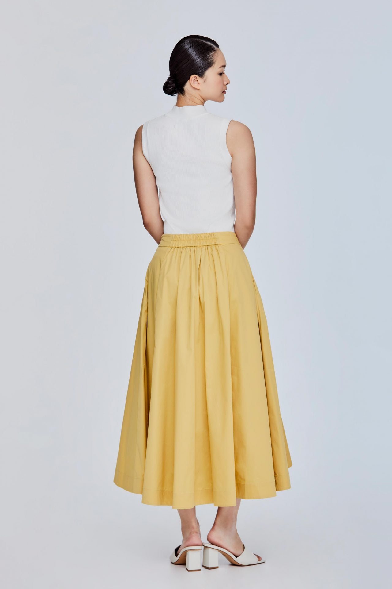 color:MELLOW