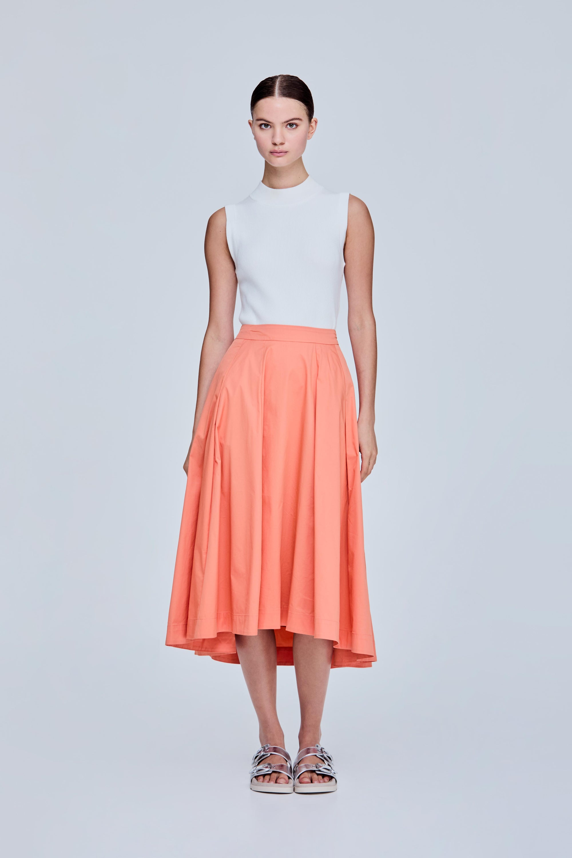 color:ORANGE