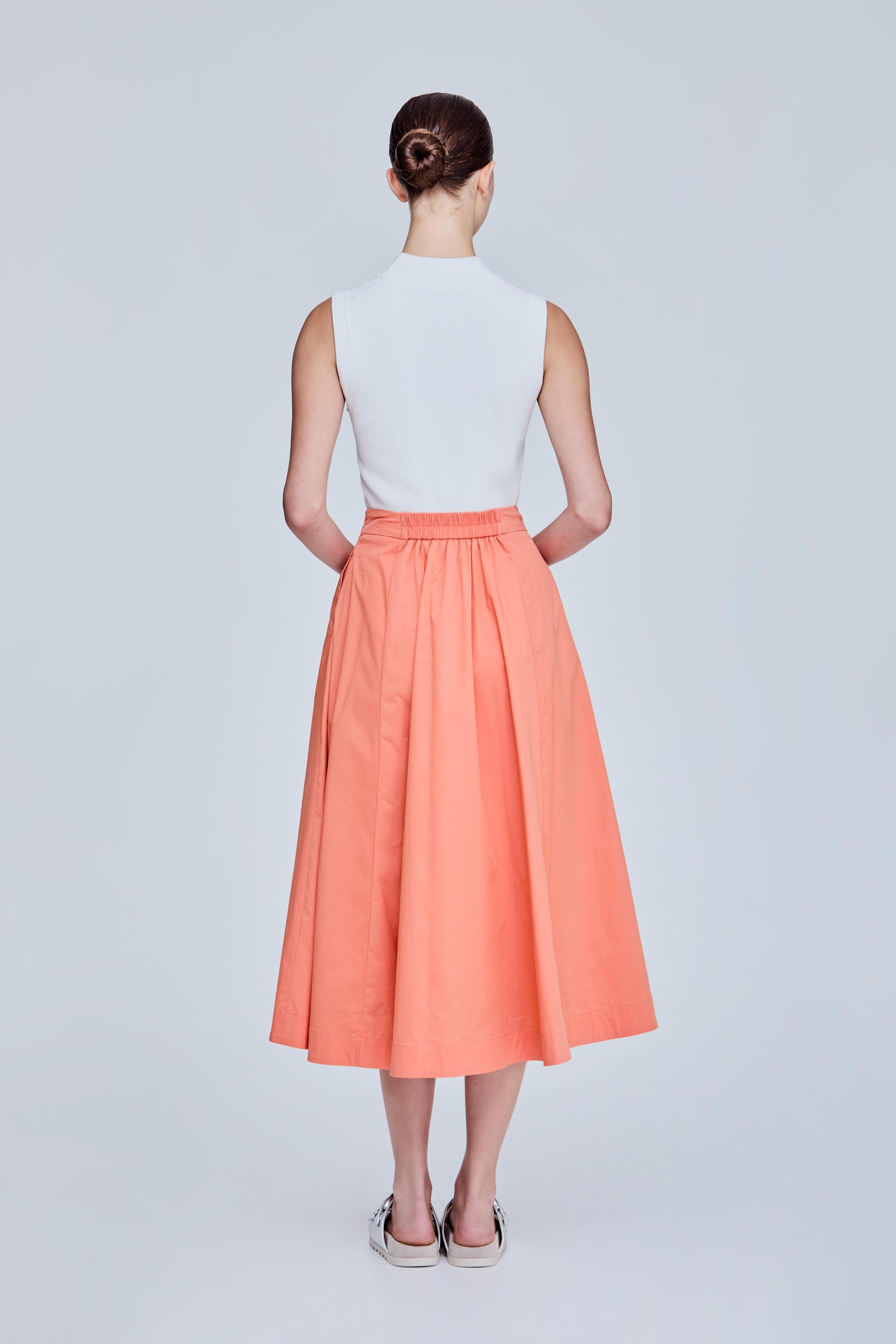 color:ORANGE