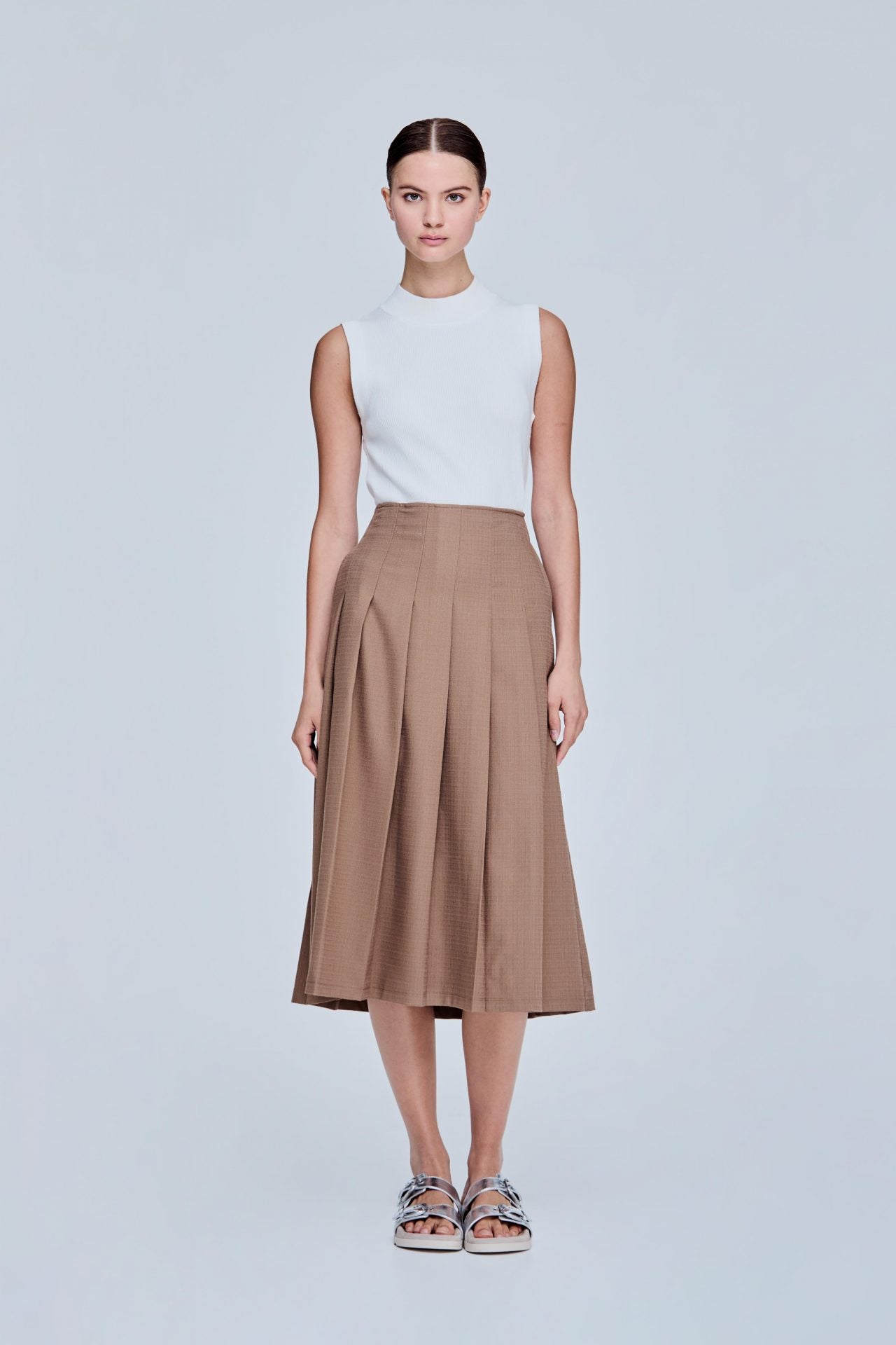 color:BROWN