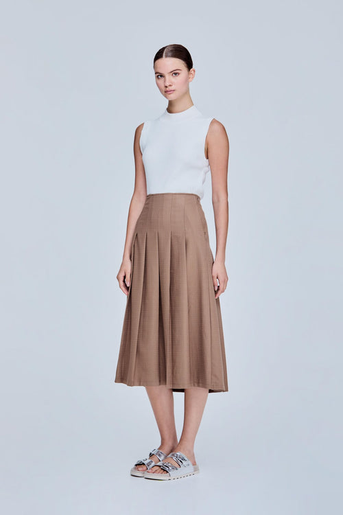 color:BROWN