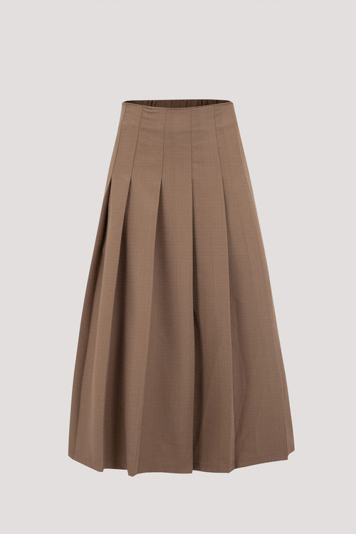 color:BROWN