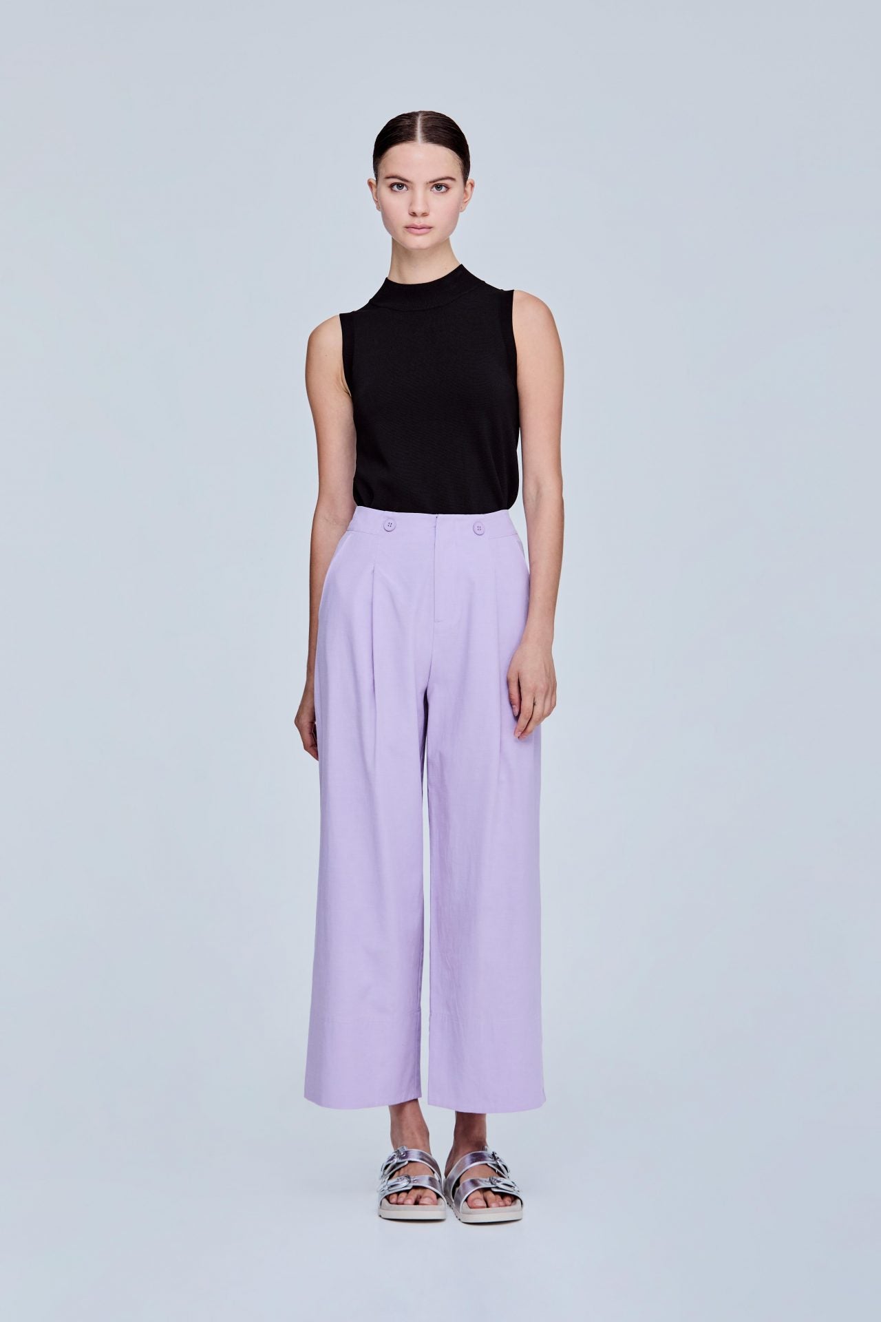 color:LAVENDER