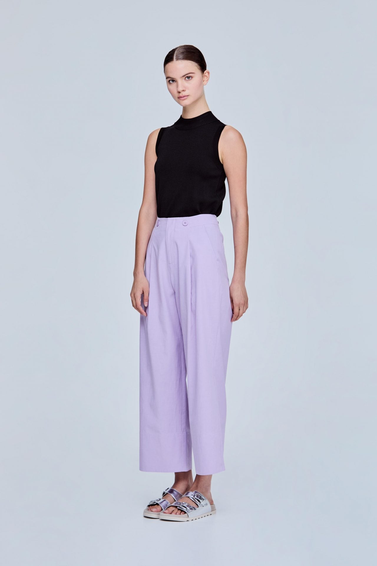 color:LAVENDER