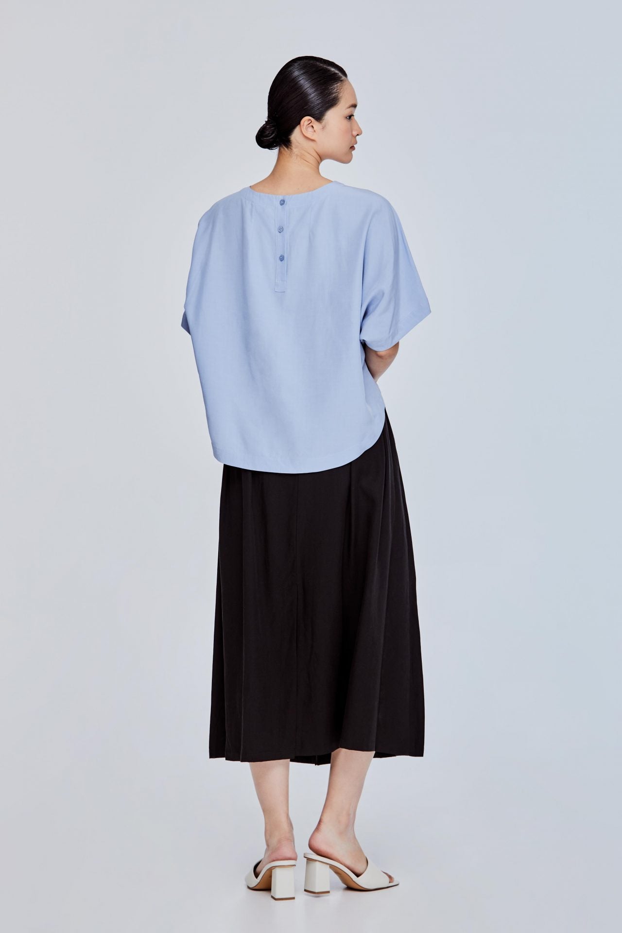 color:STEEL BLUE