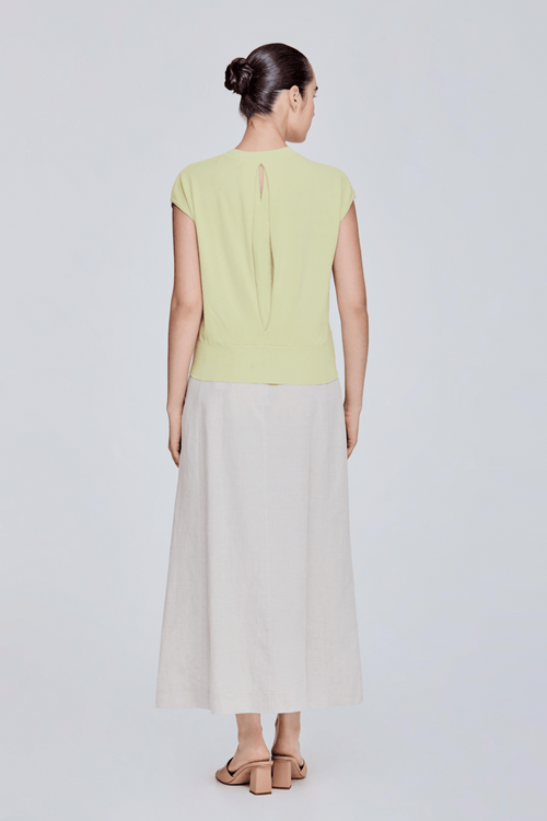 color:APPLE GREEN