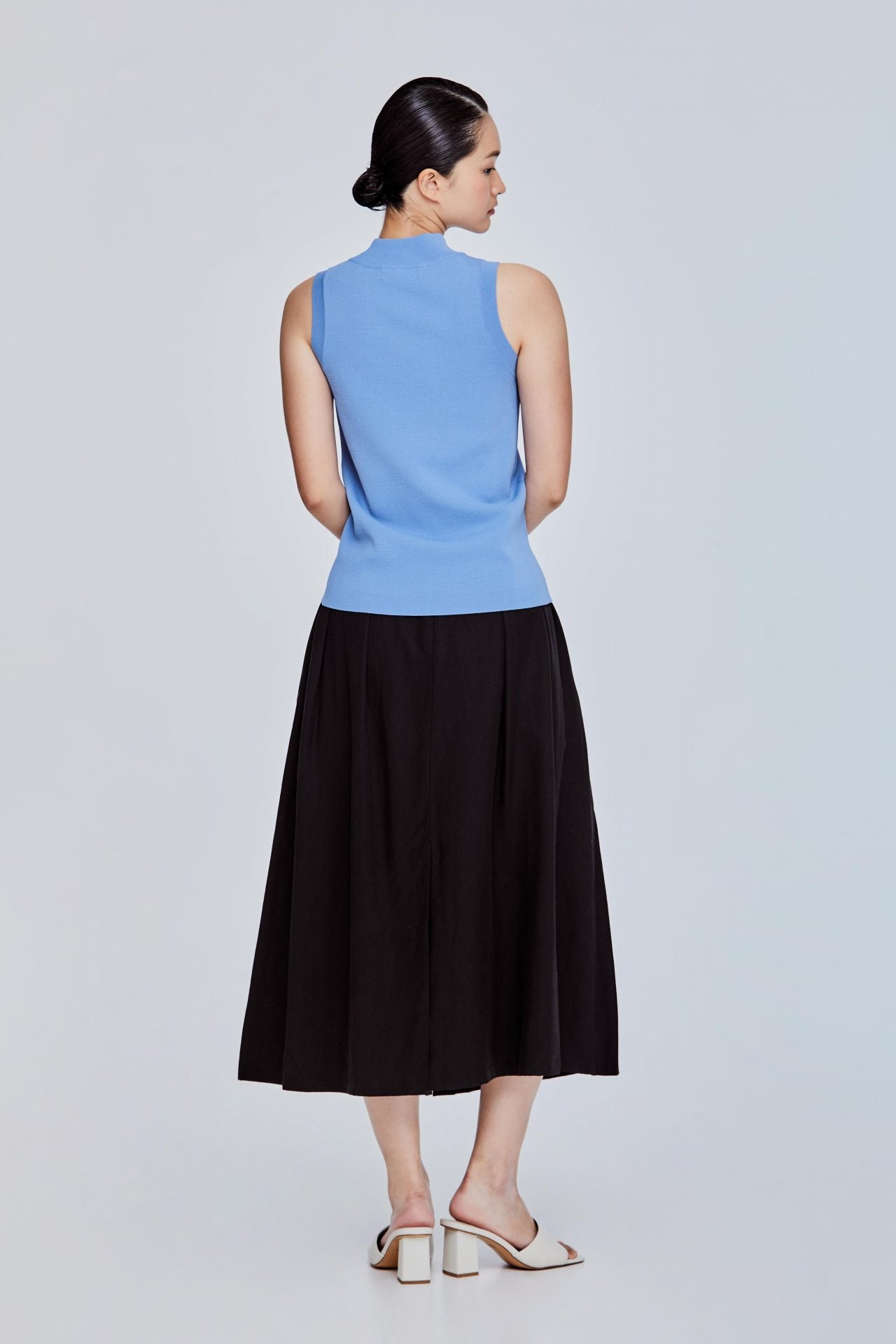 color:STEEL BLUE