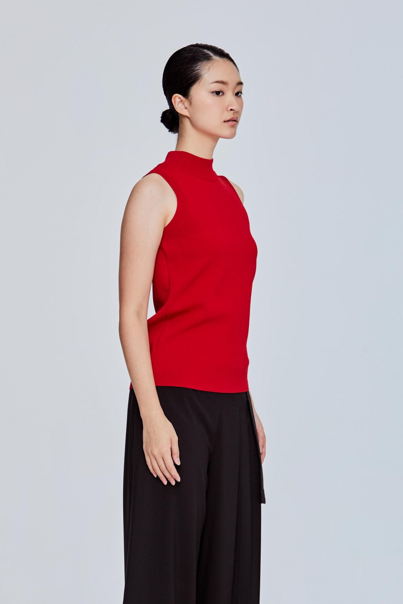 color:RED