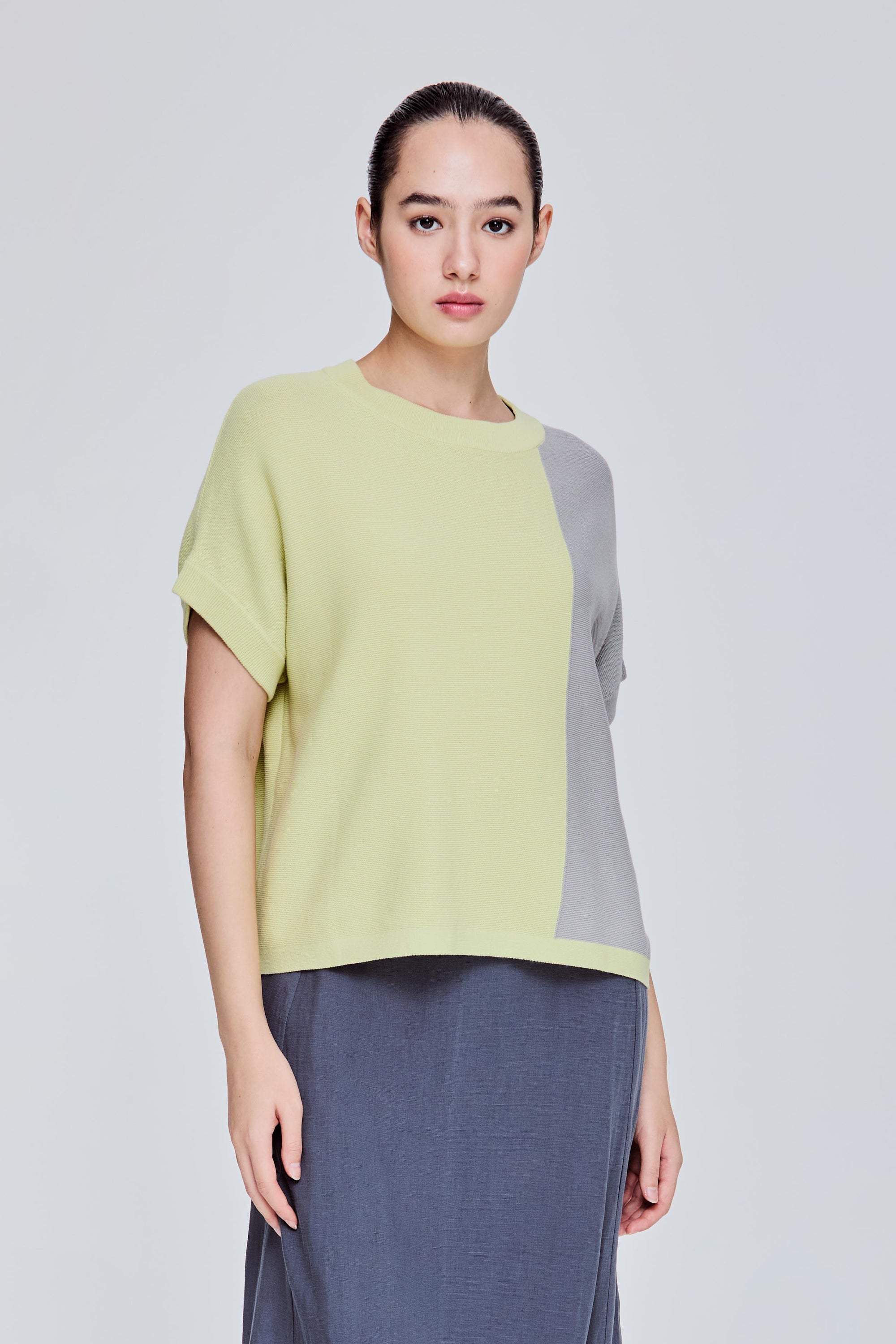 color:APPLE GREEN