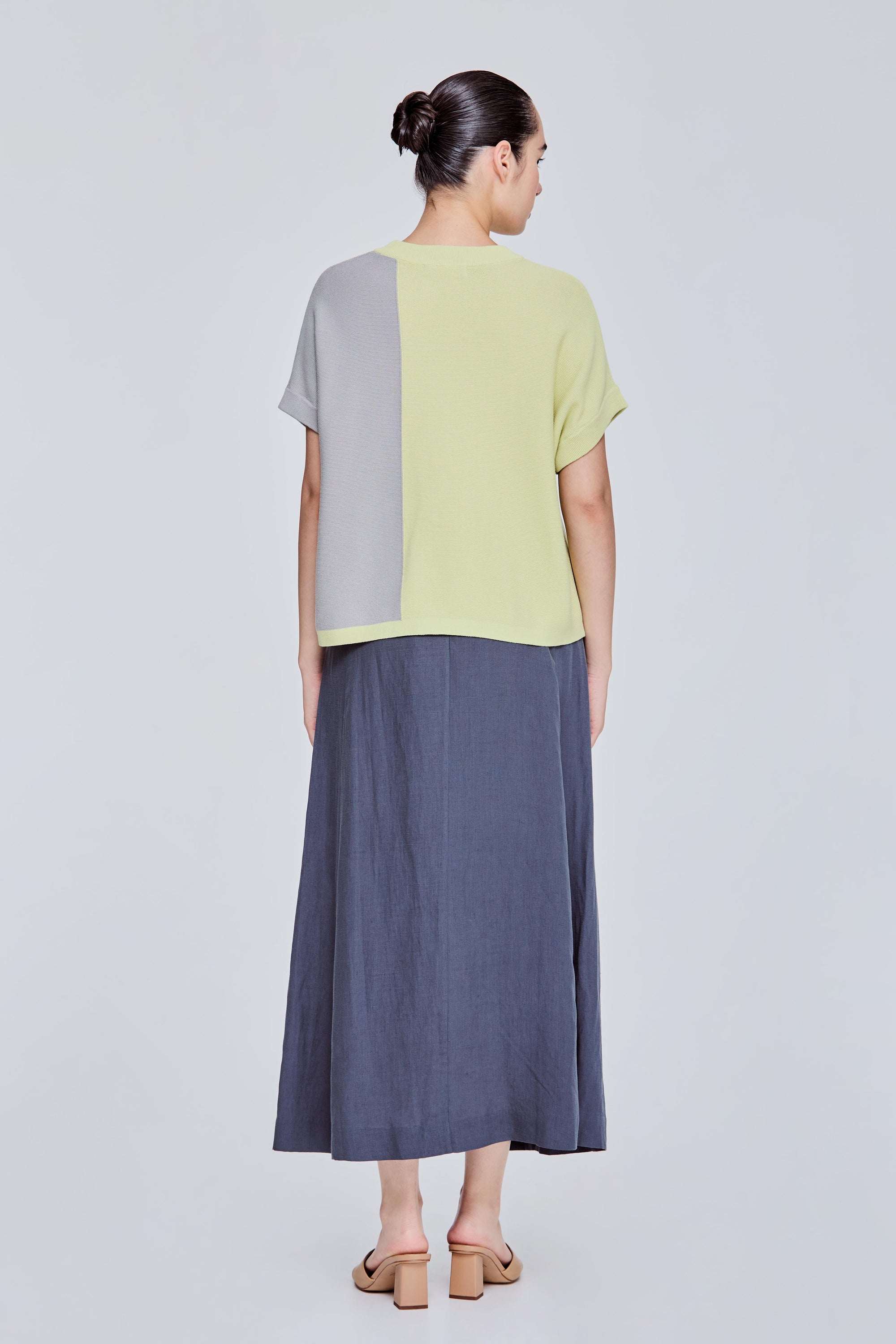 color:APPLE GREEN