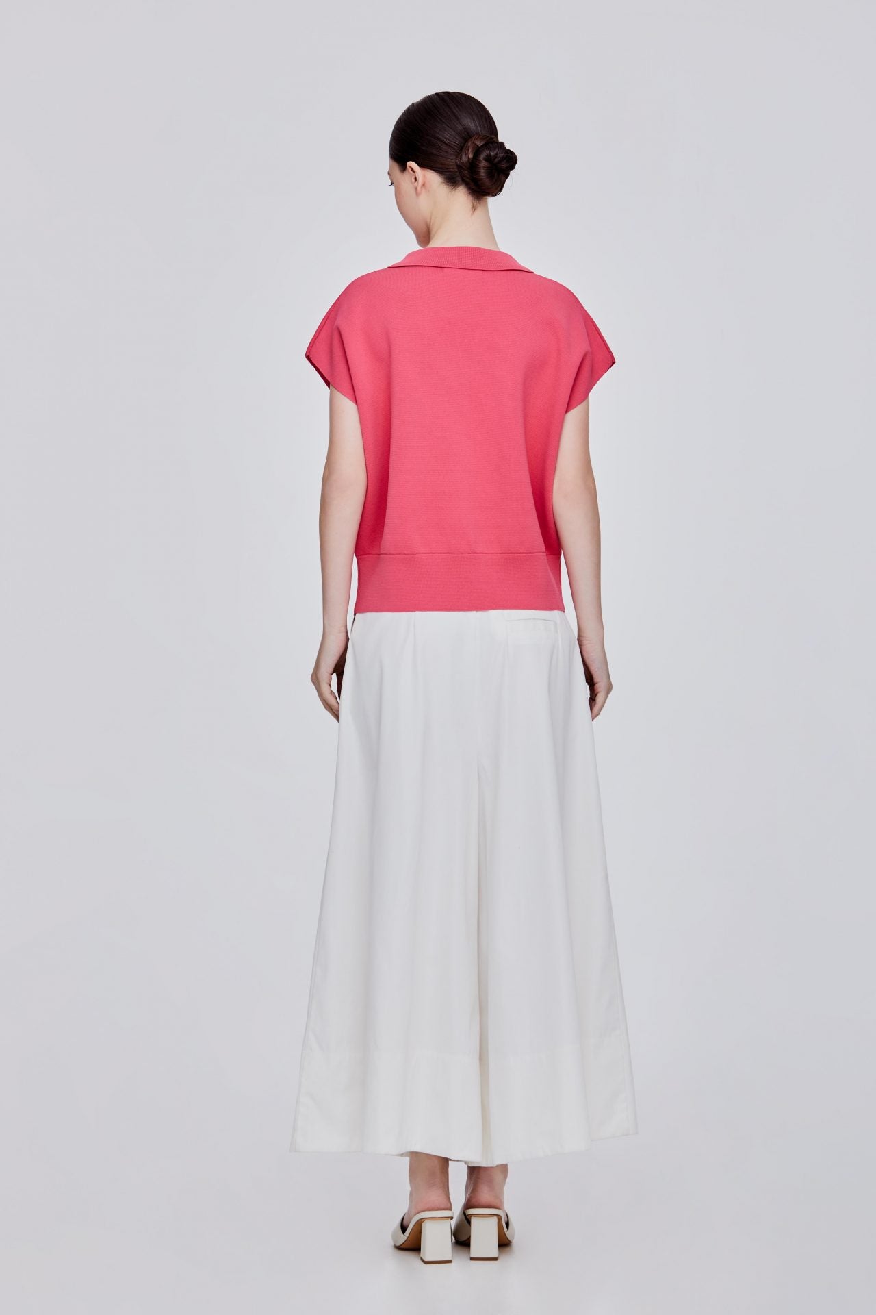 color:PINK