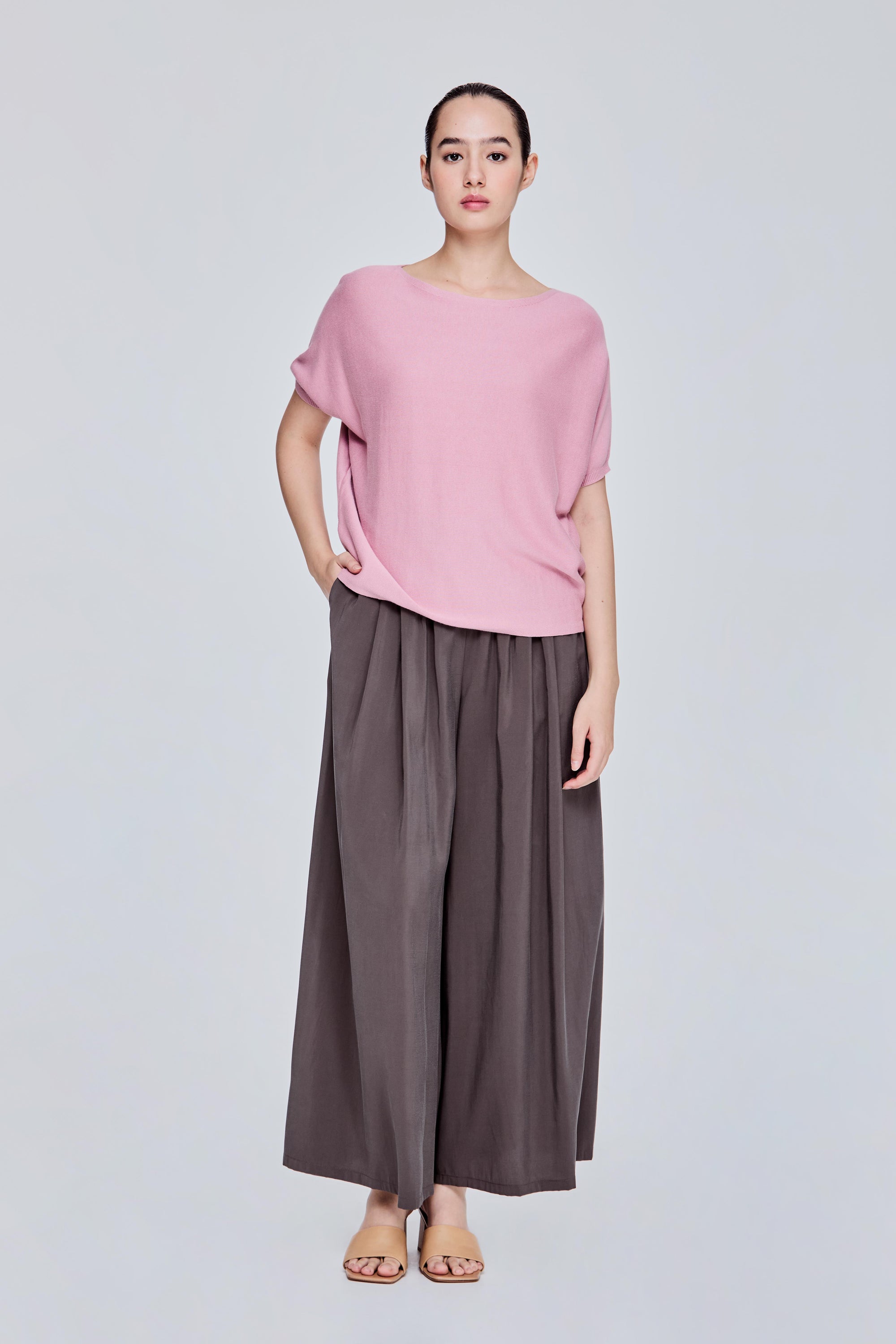 color:PINK