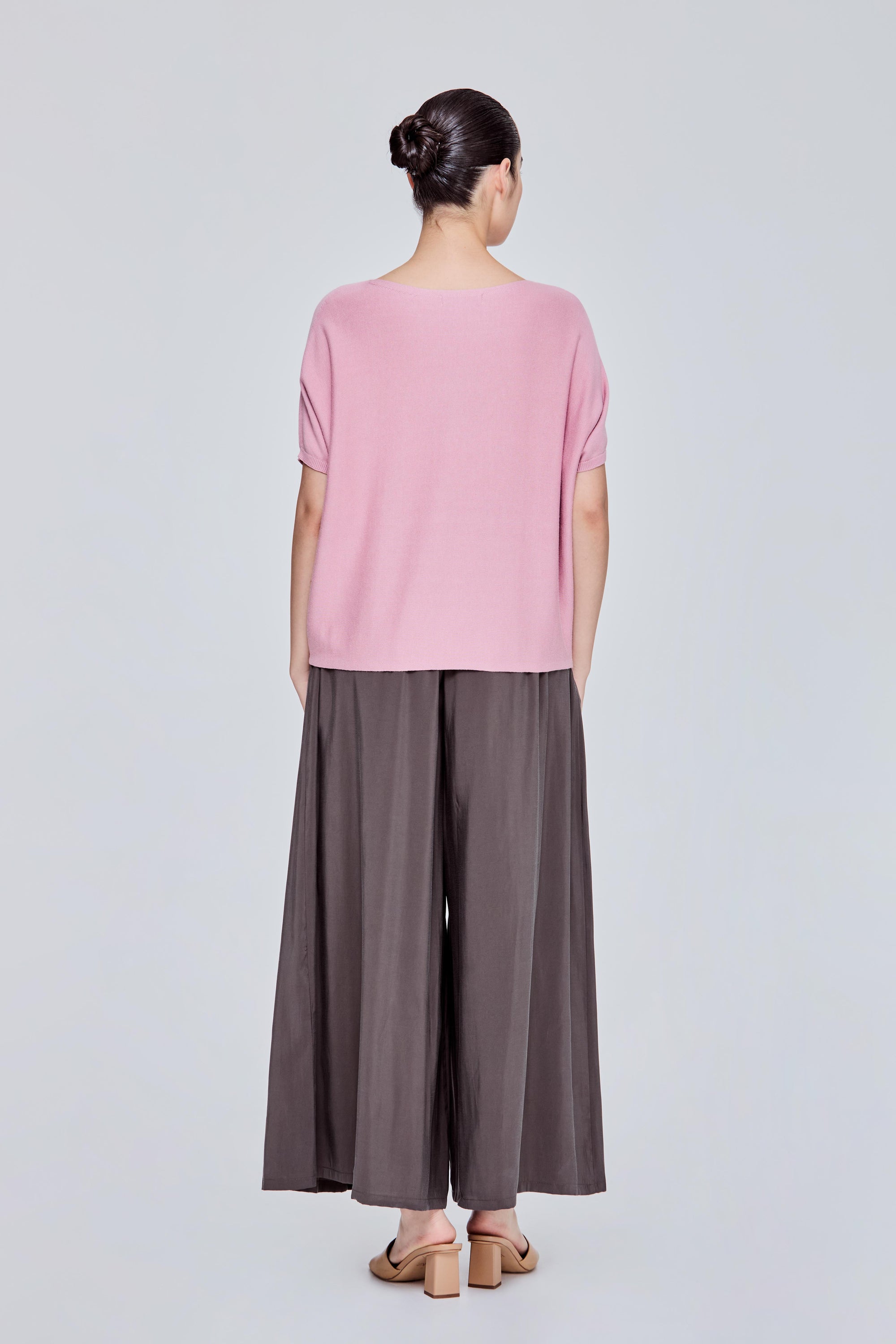 color:PINK
