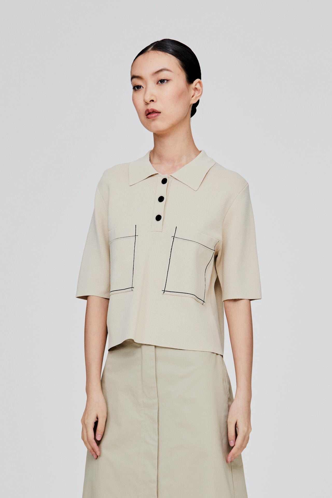 color:BEIGE