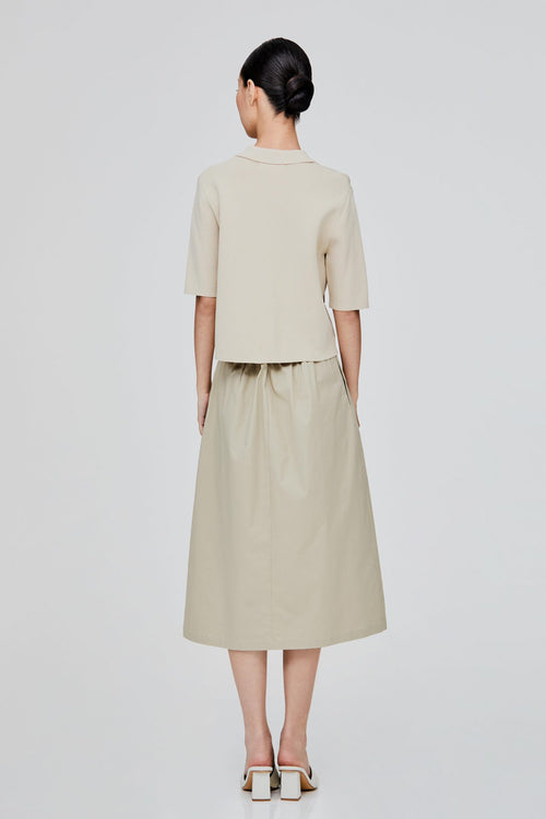 color:BEIGE