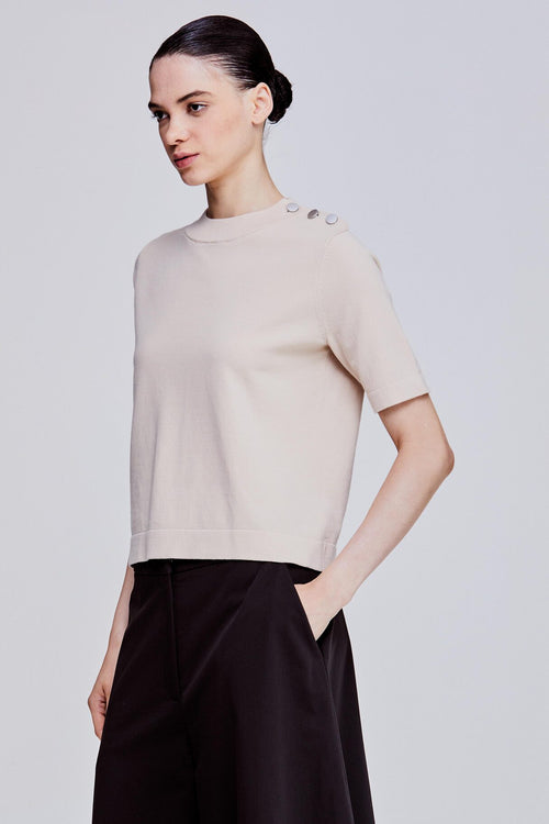 color:BEIGE