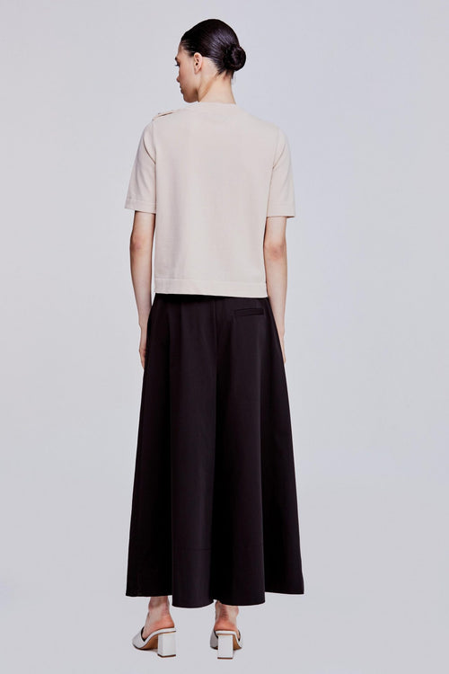 color:BEIGE