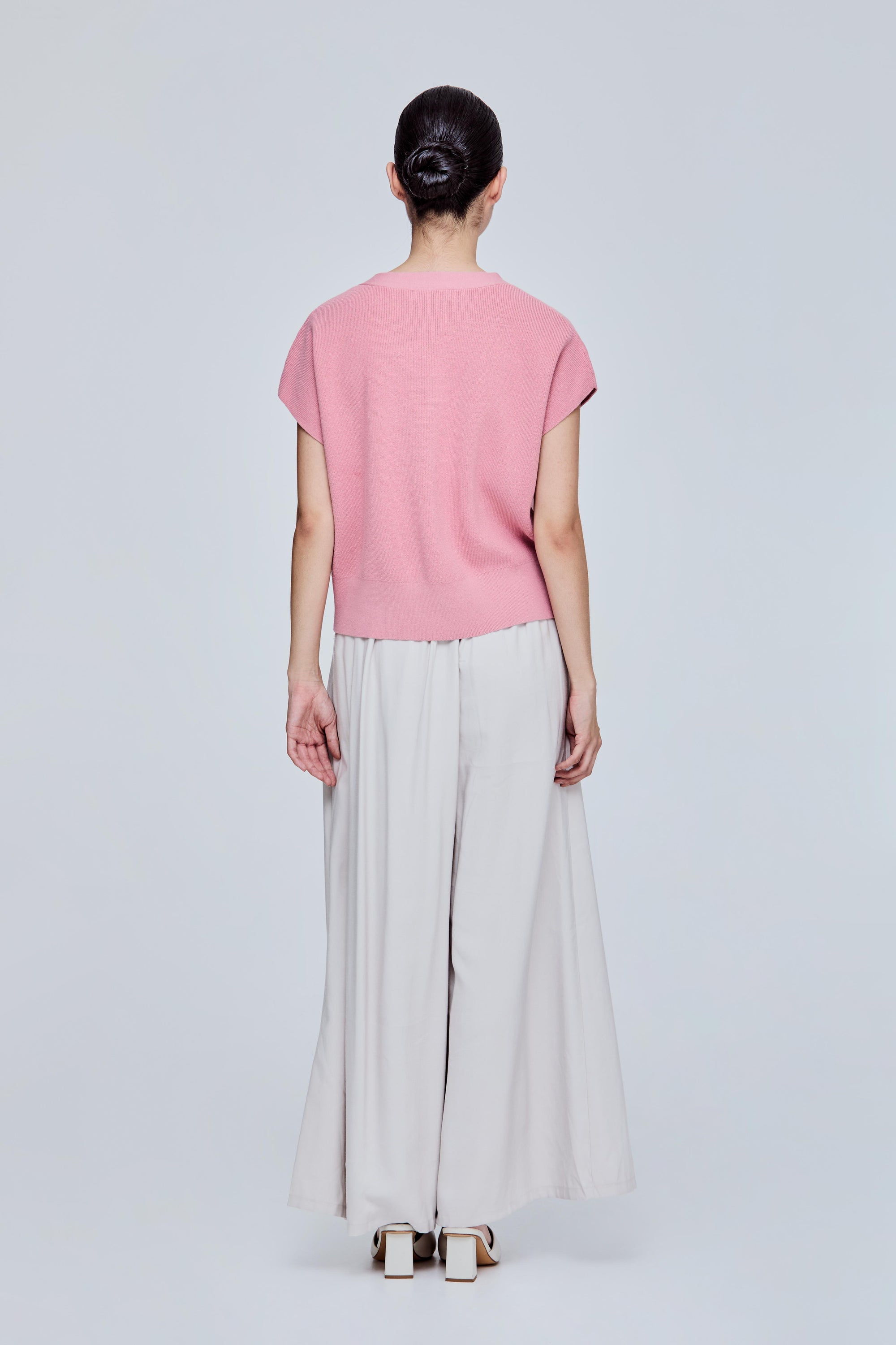 color:PINK