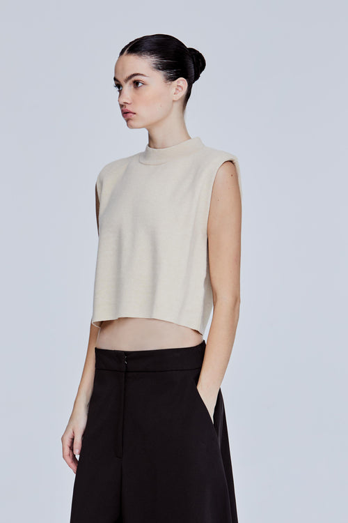color:BEIGE