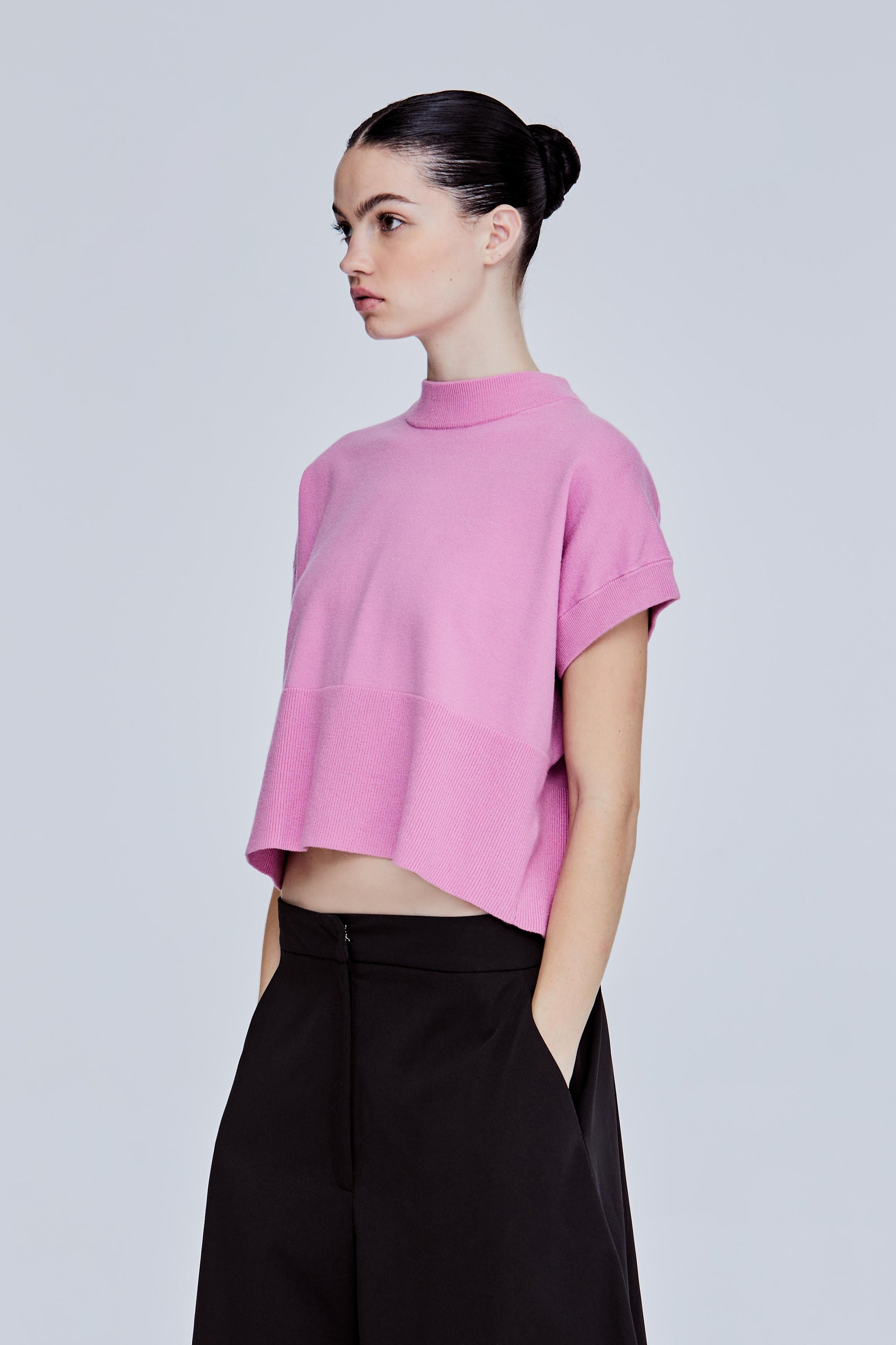 color:FUCHSIA