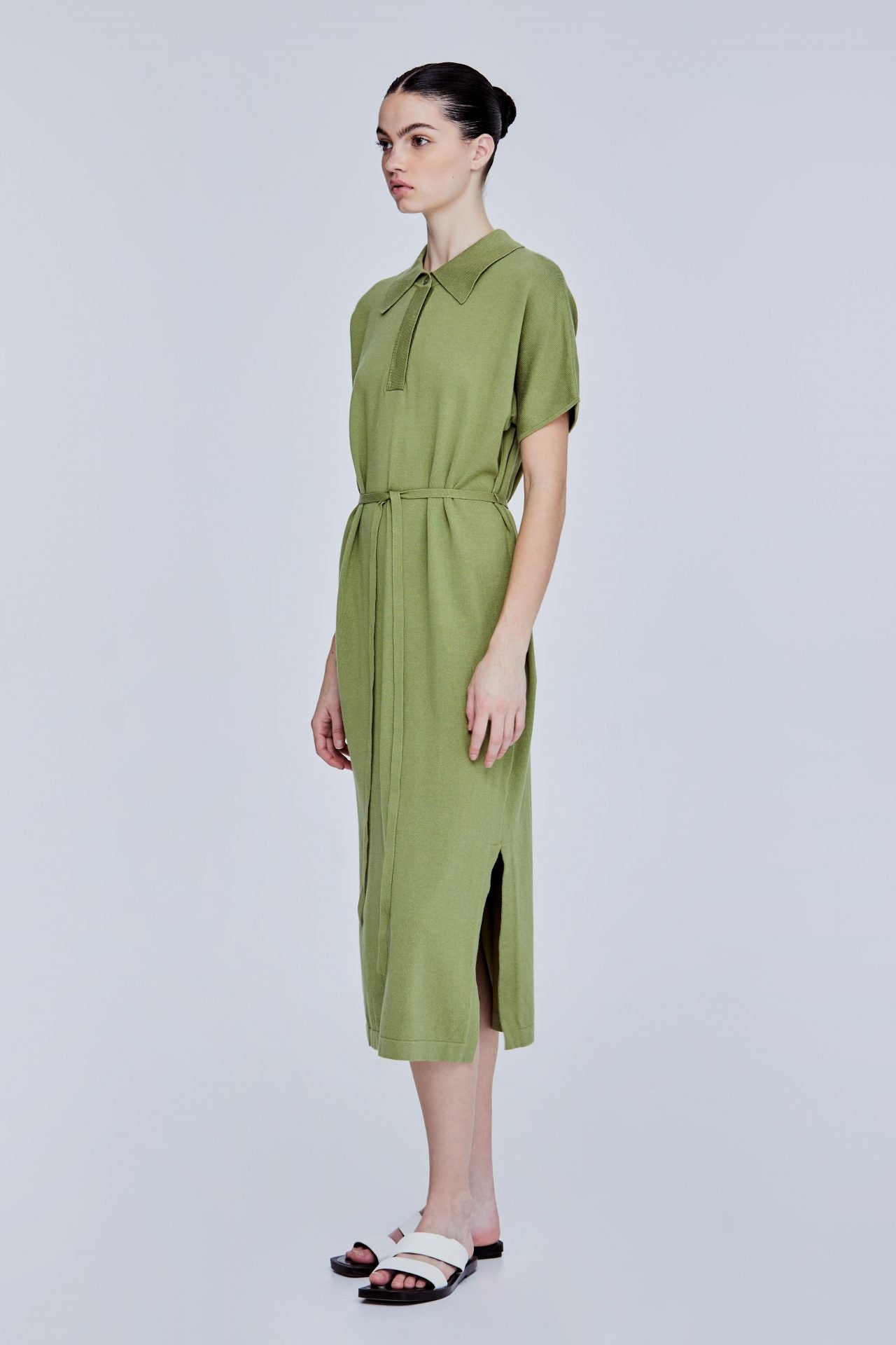 color:OLIVE