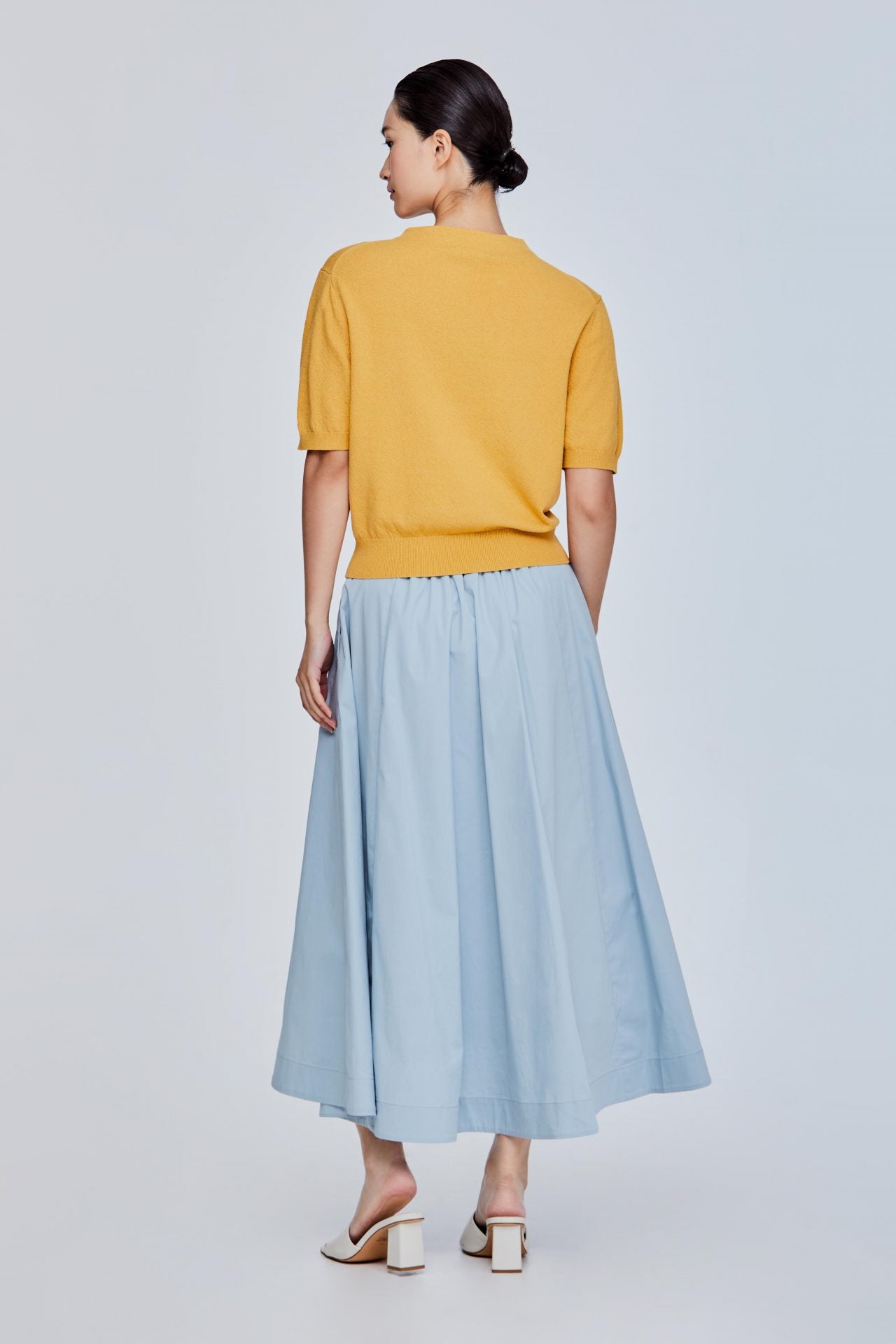 color:MELLOW