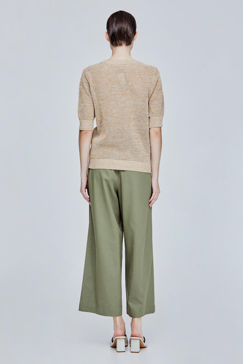 color:BEIGE