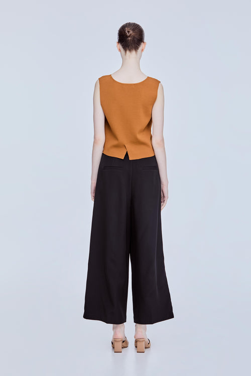 color:CARAMEL