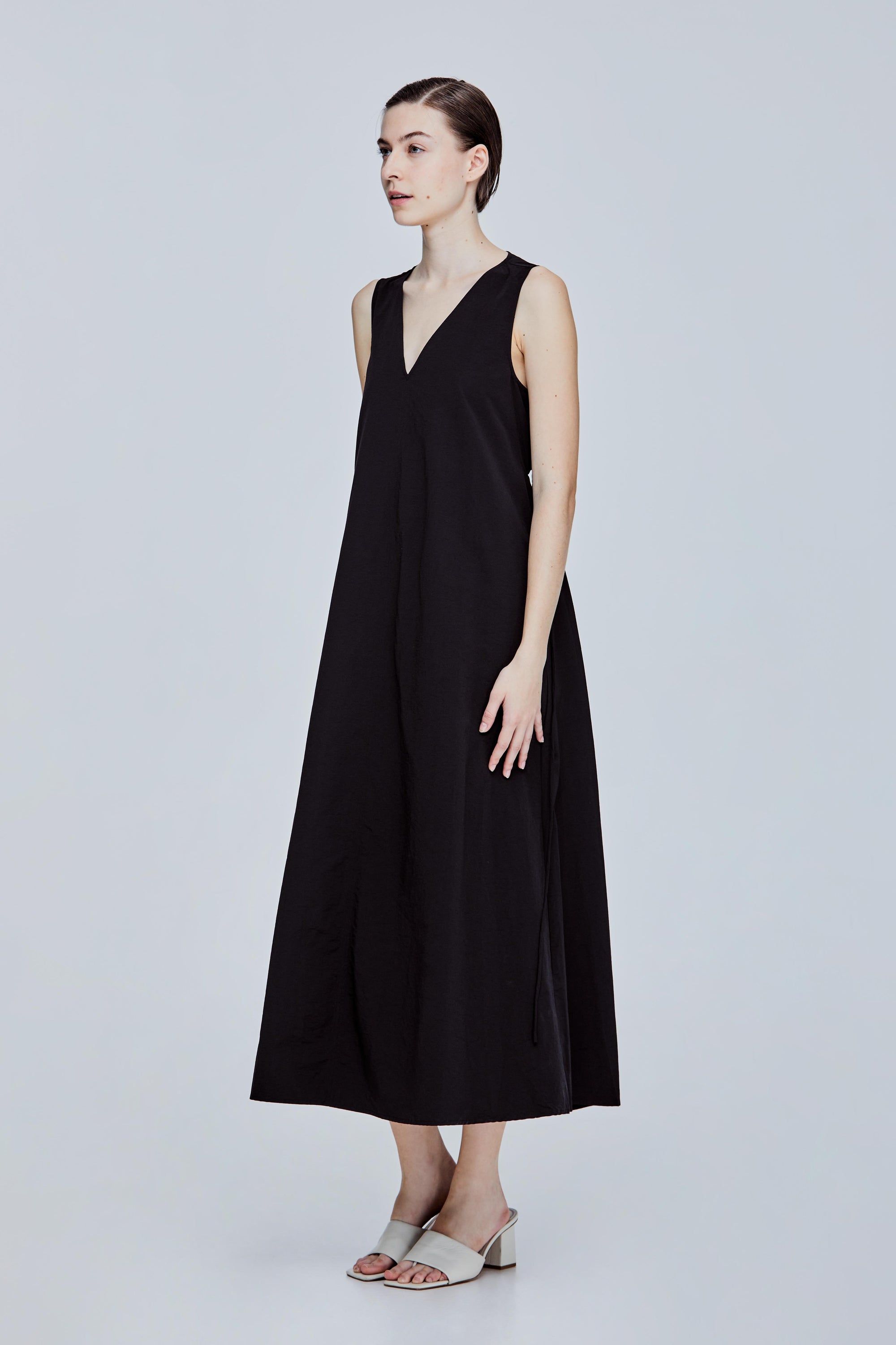 color:NOIR