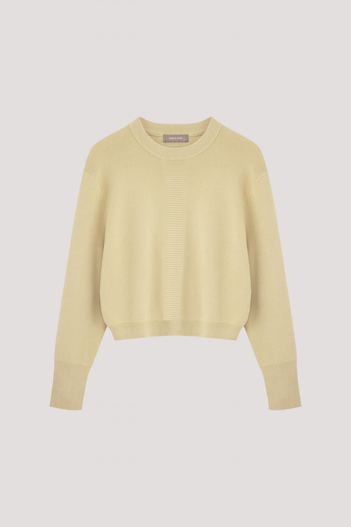 color:BEIGE