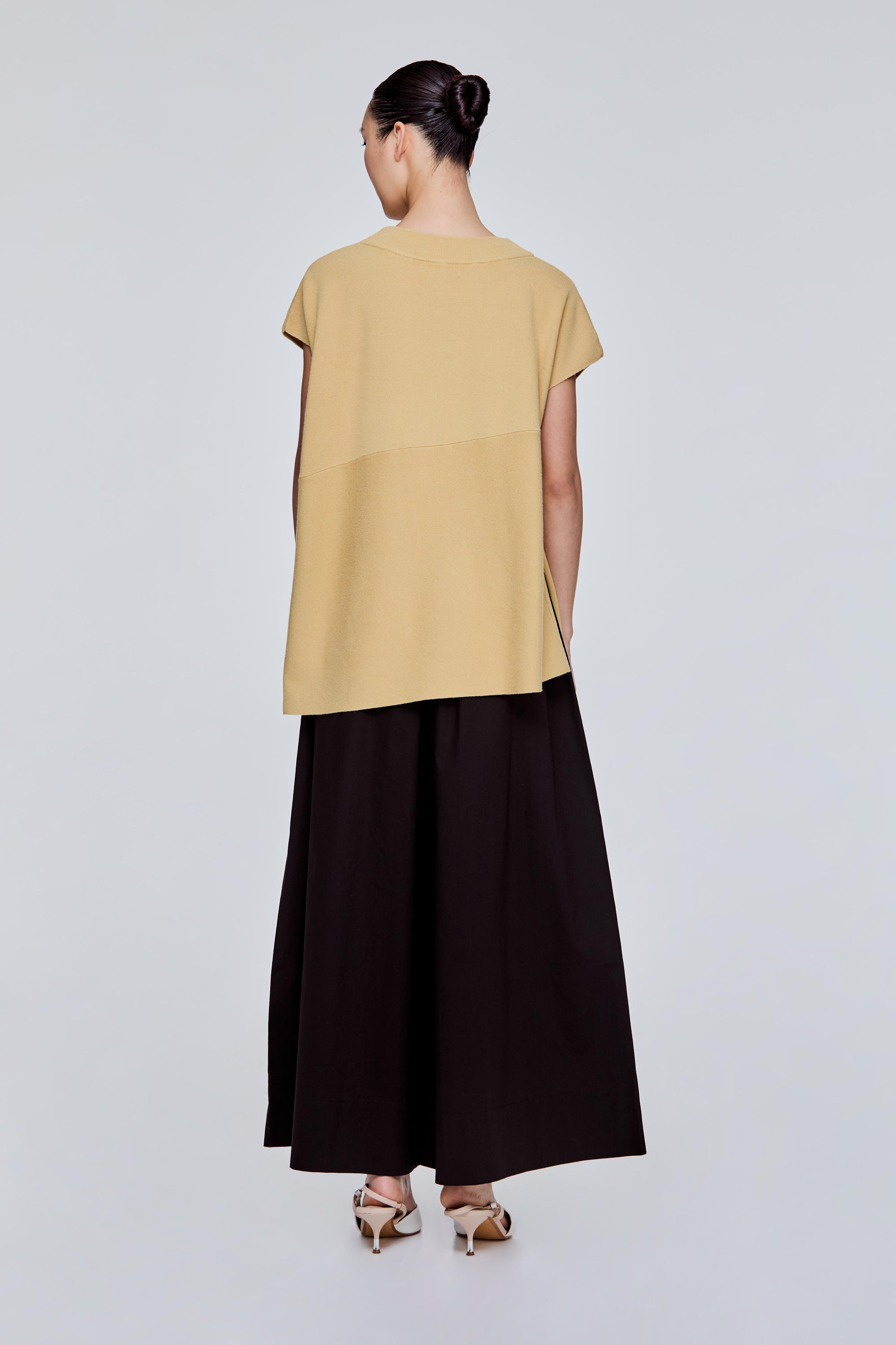 color:MELLOW