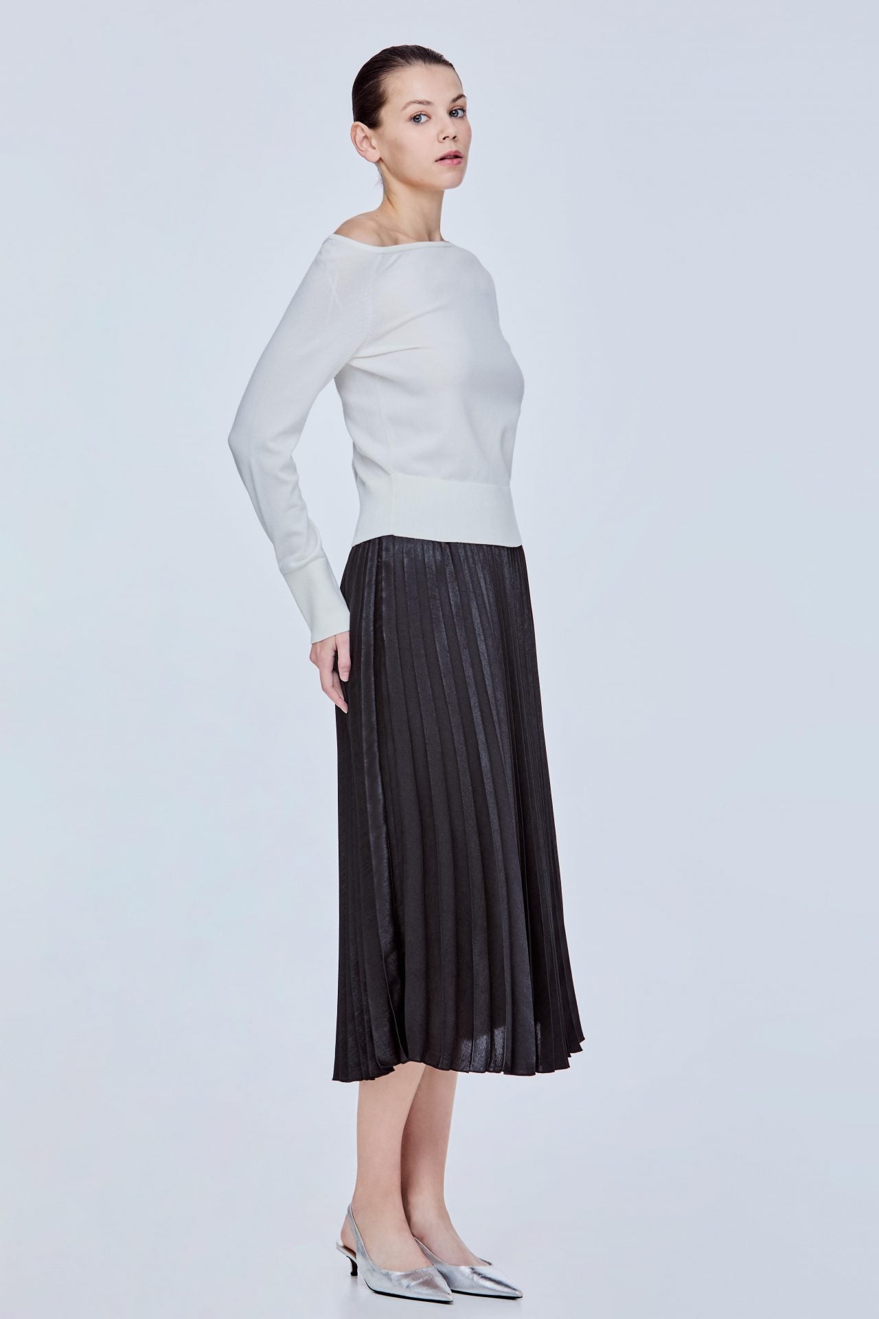 color:IVORY