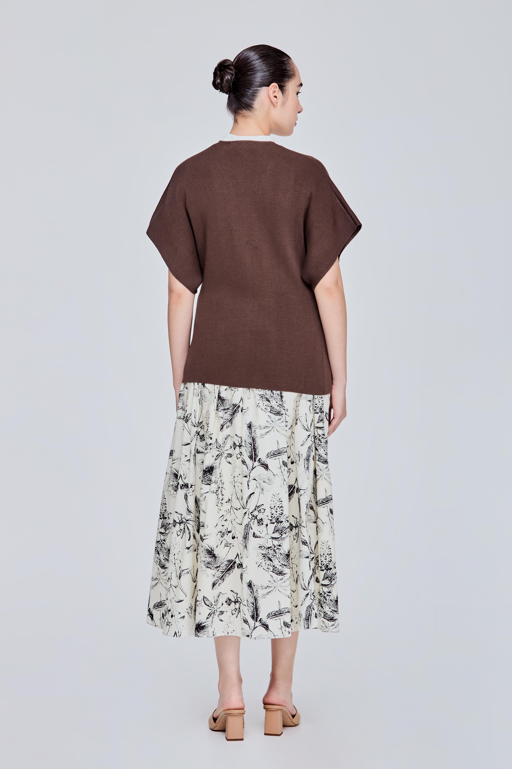 color:DARK BROWN 