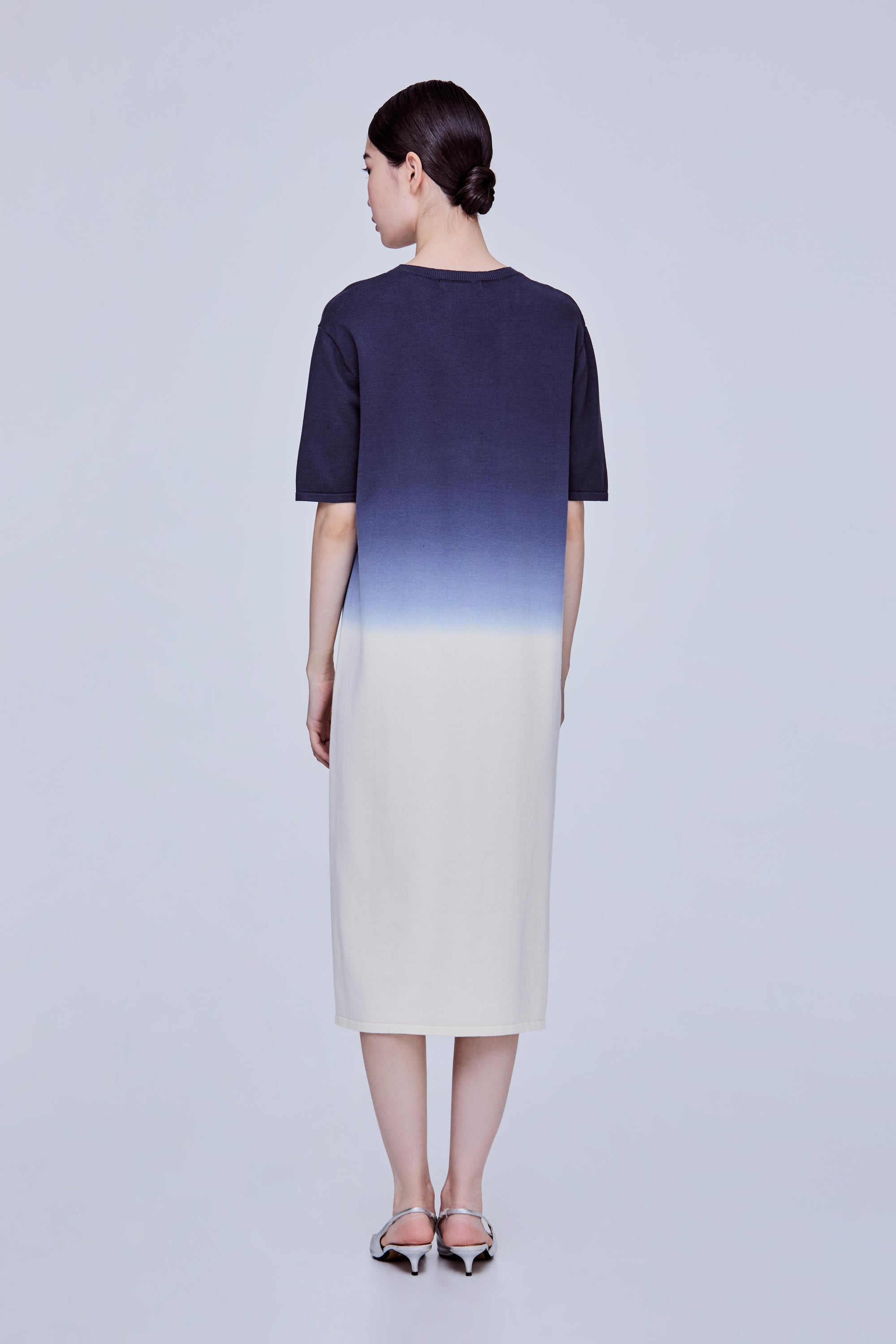 color:NAVY