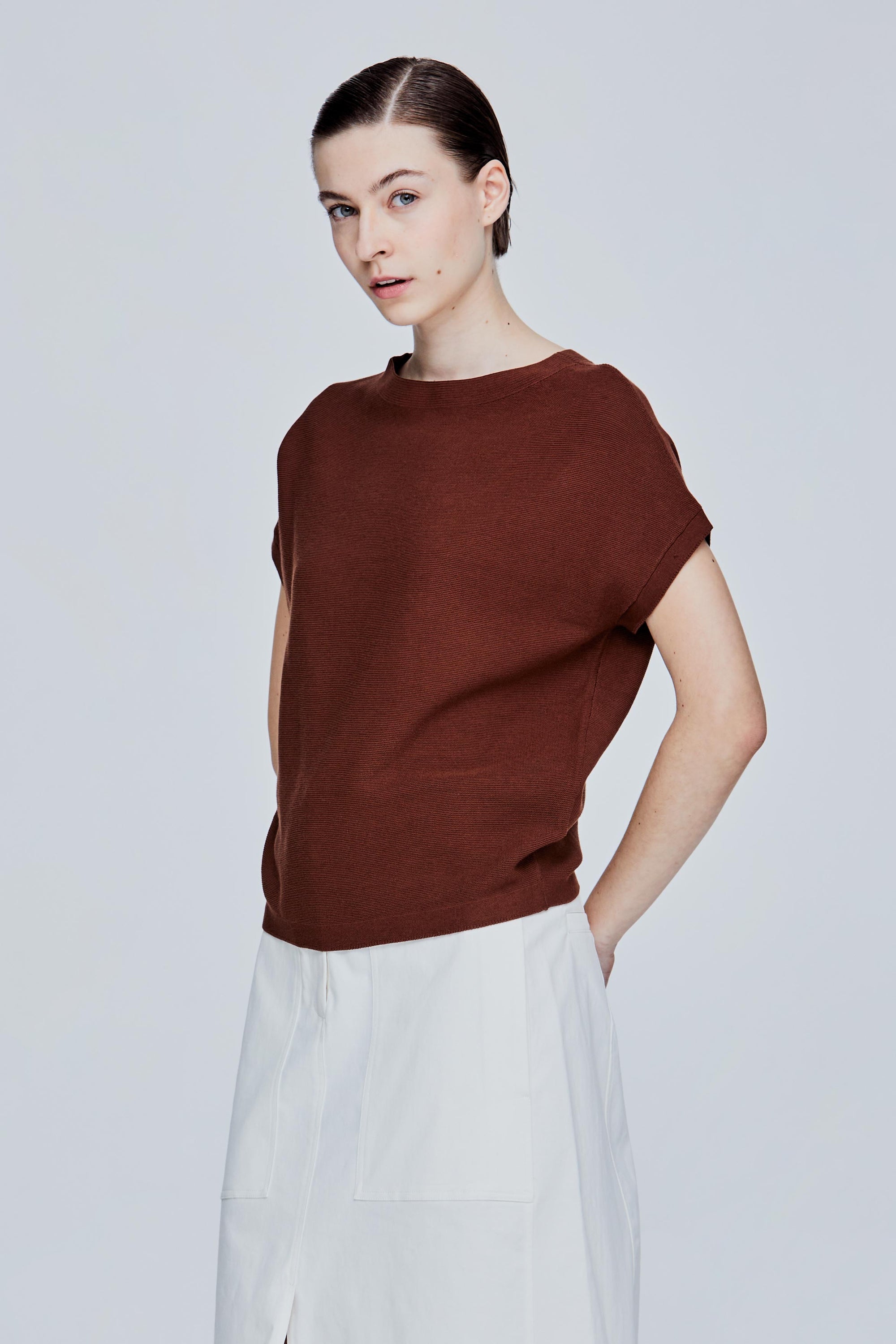 color:BROWN