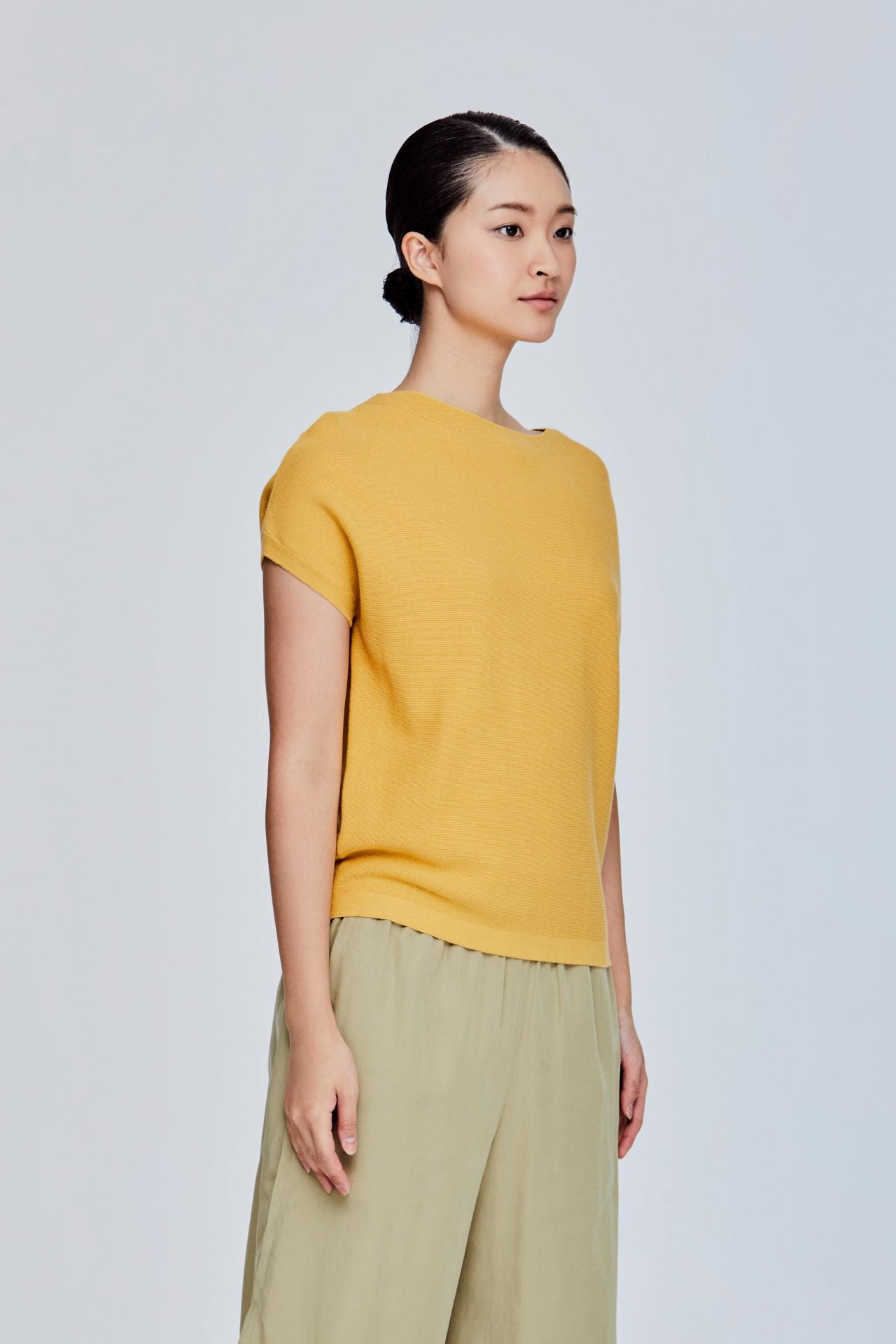 color:MUSTARD