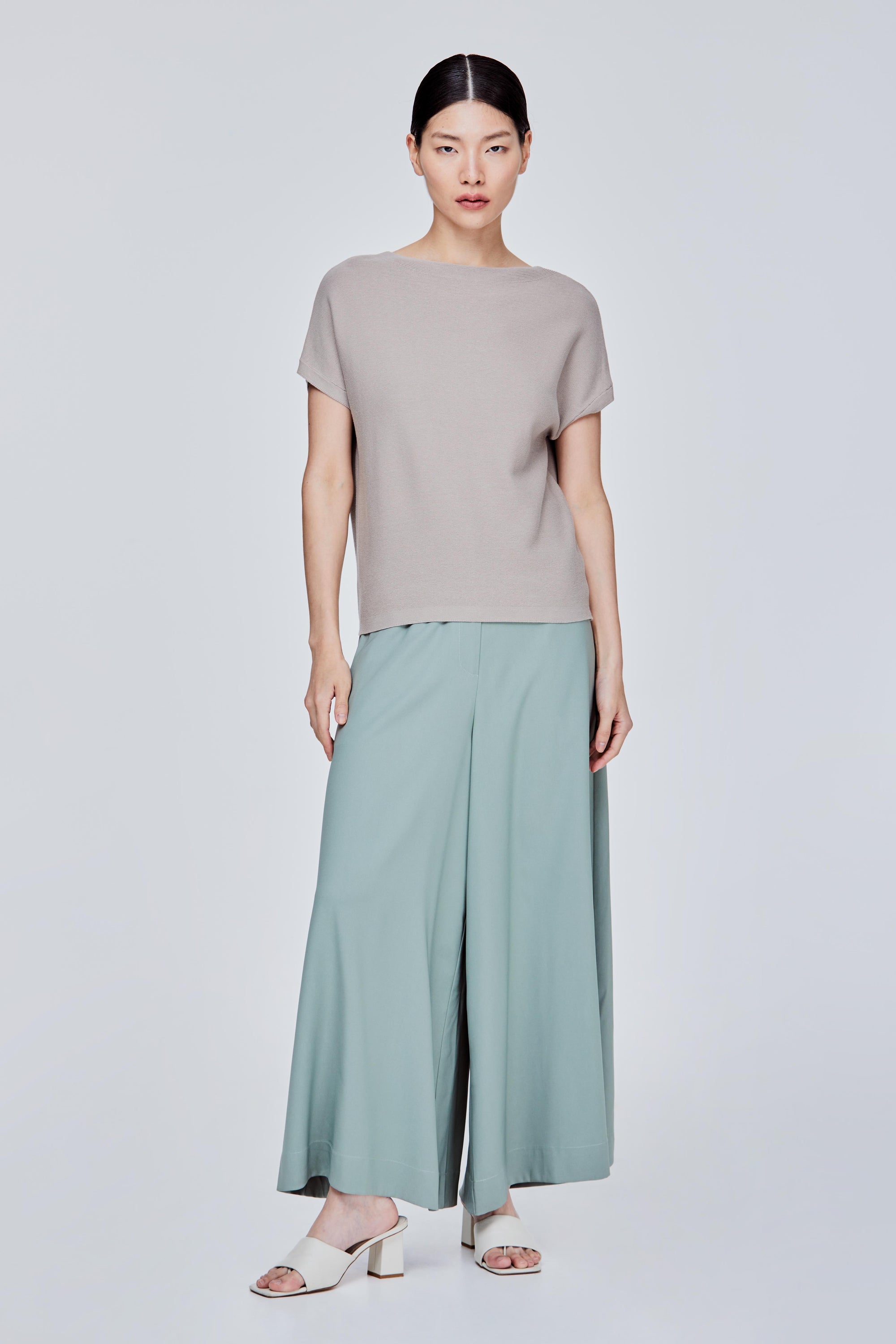 color:TAUPE
