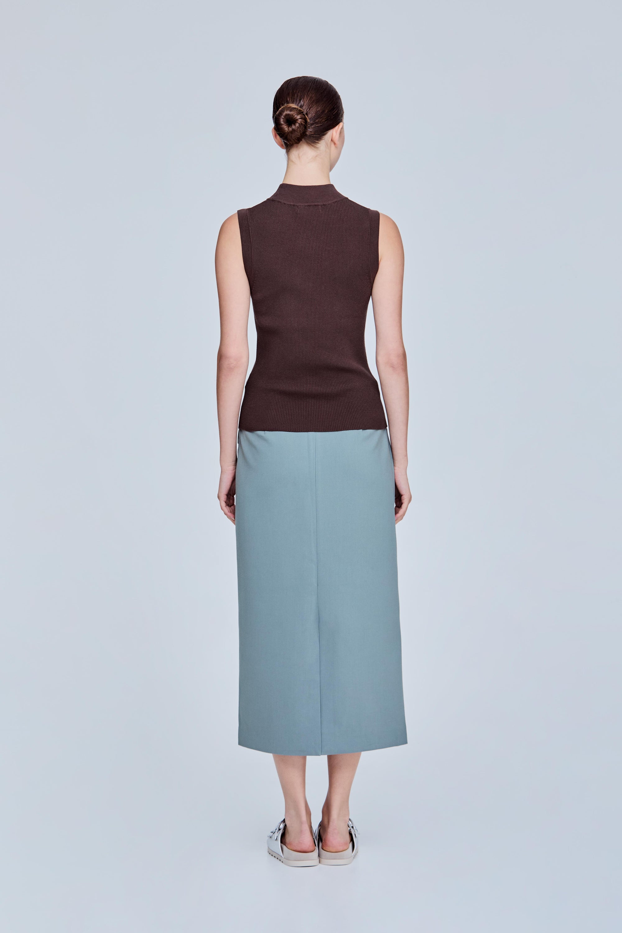 color:BROWN