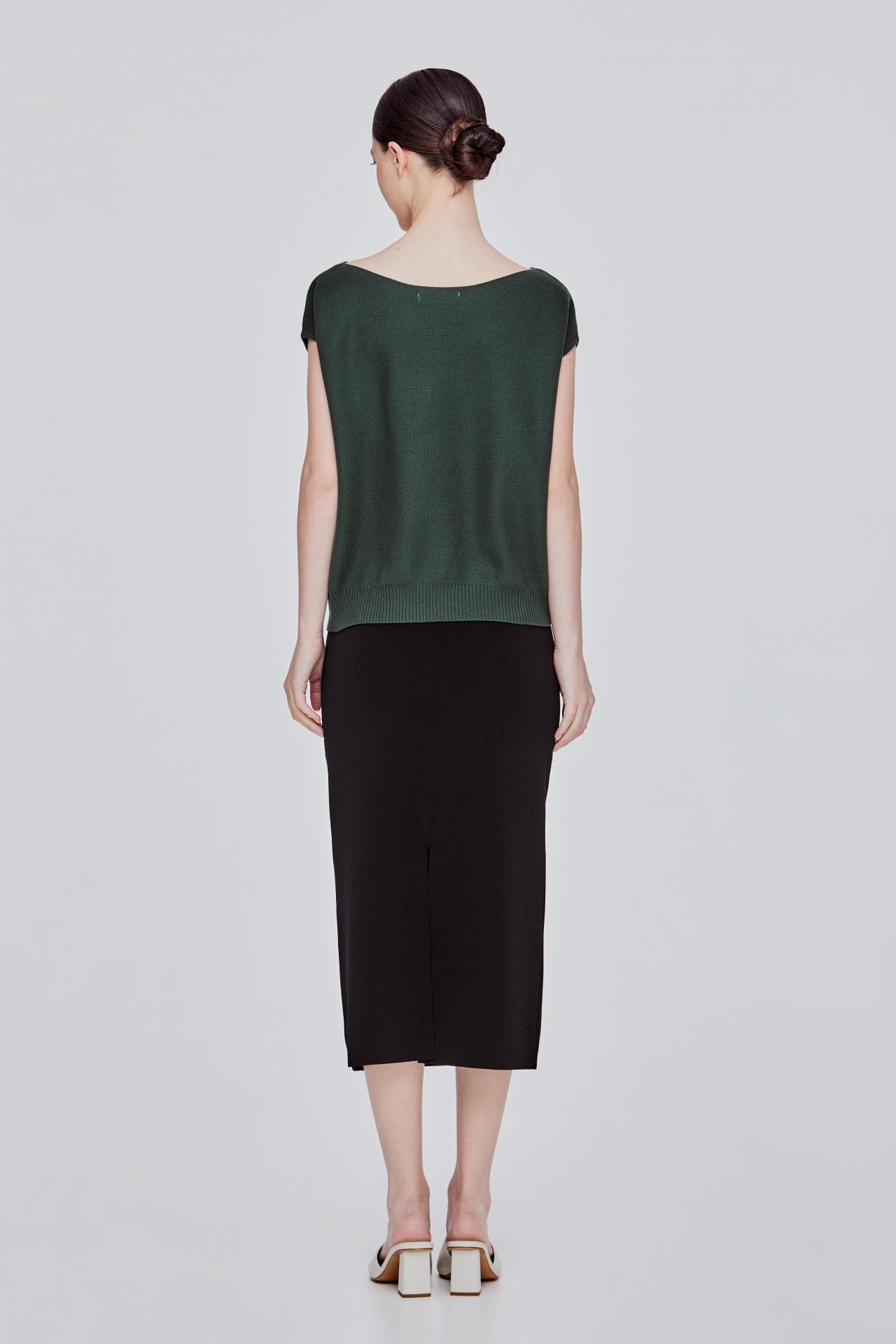 color:DARK GREEN
