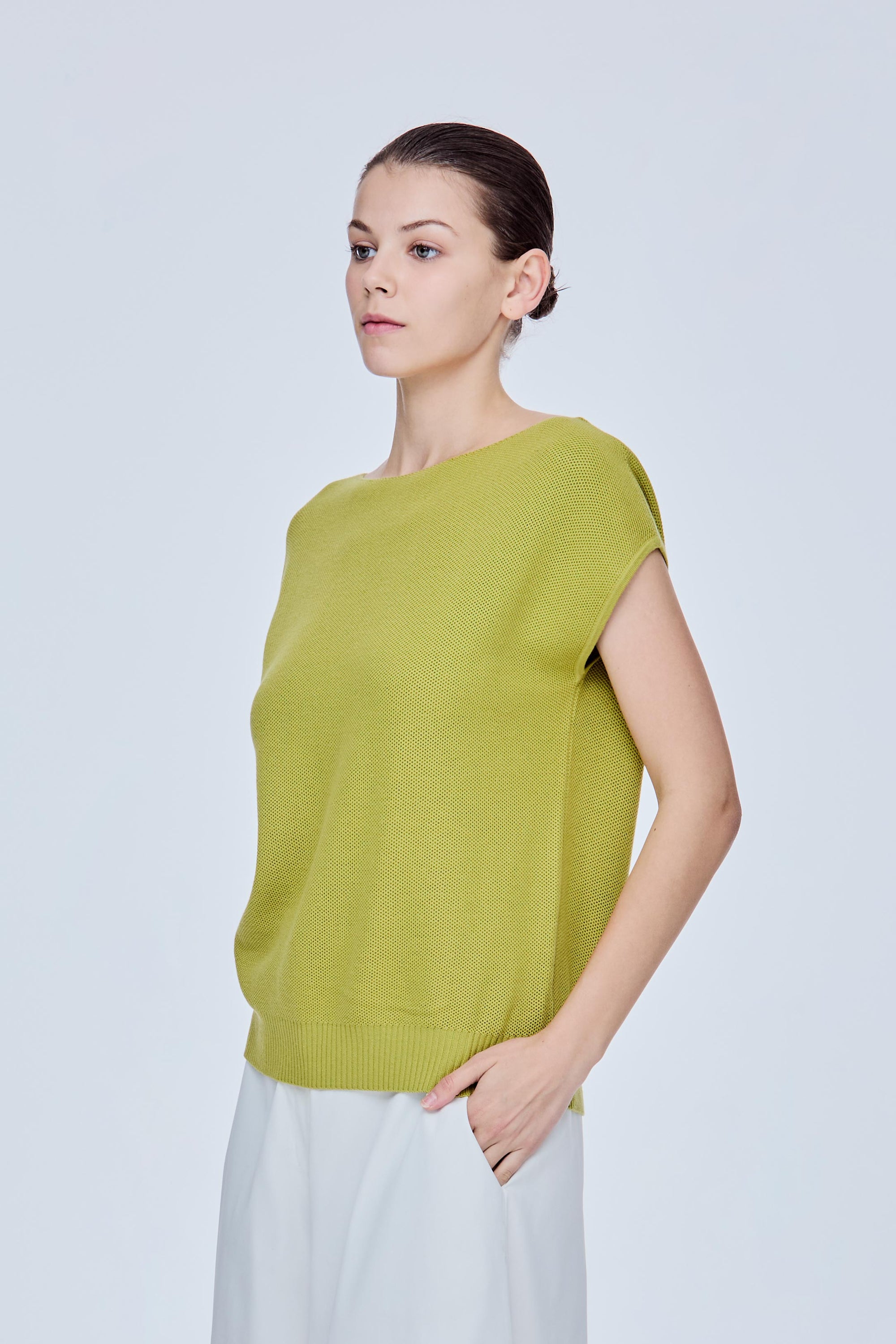 color:LIME