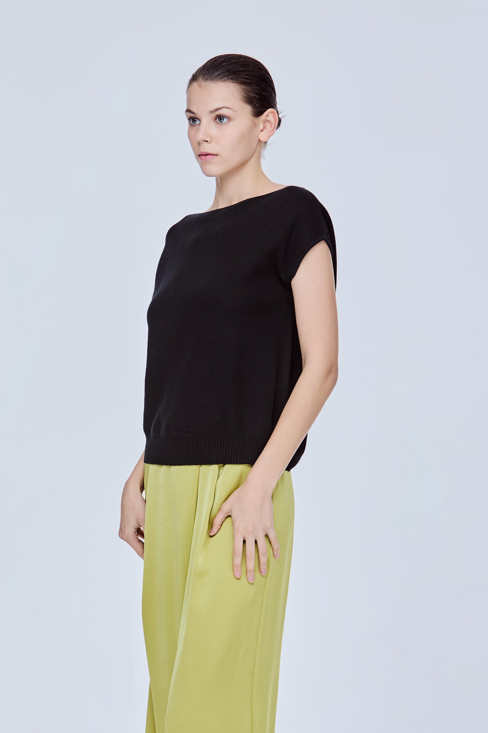 color:NOIR