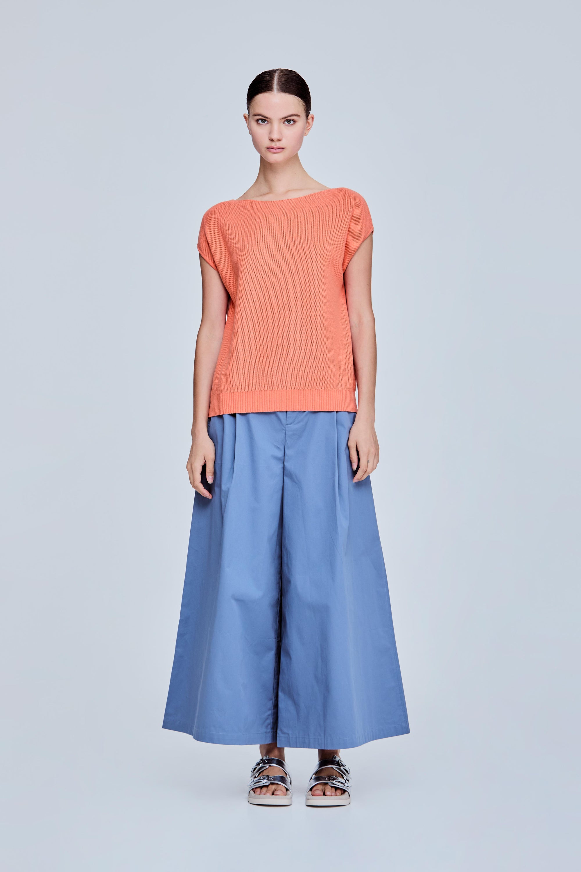 color:ORANGE