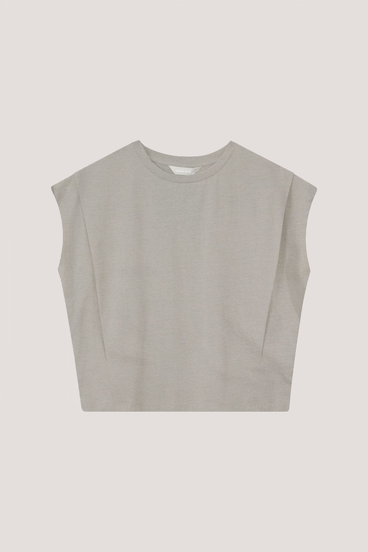color:BEIGE