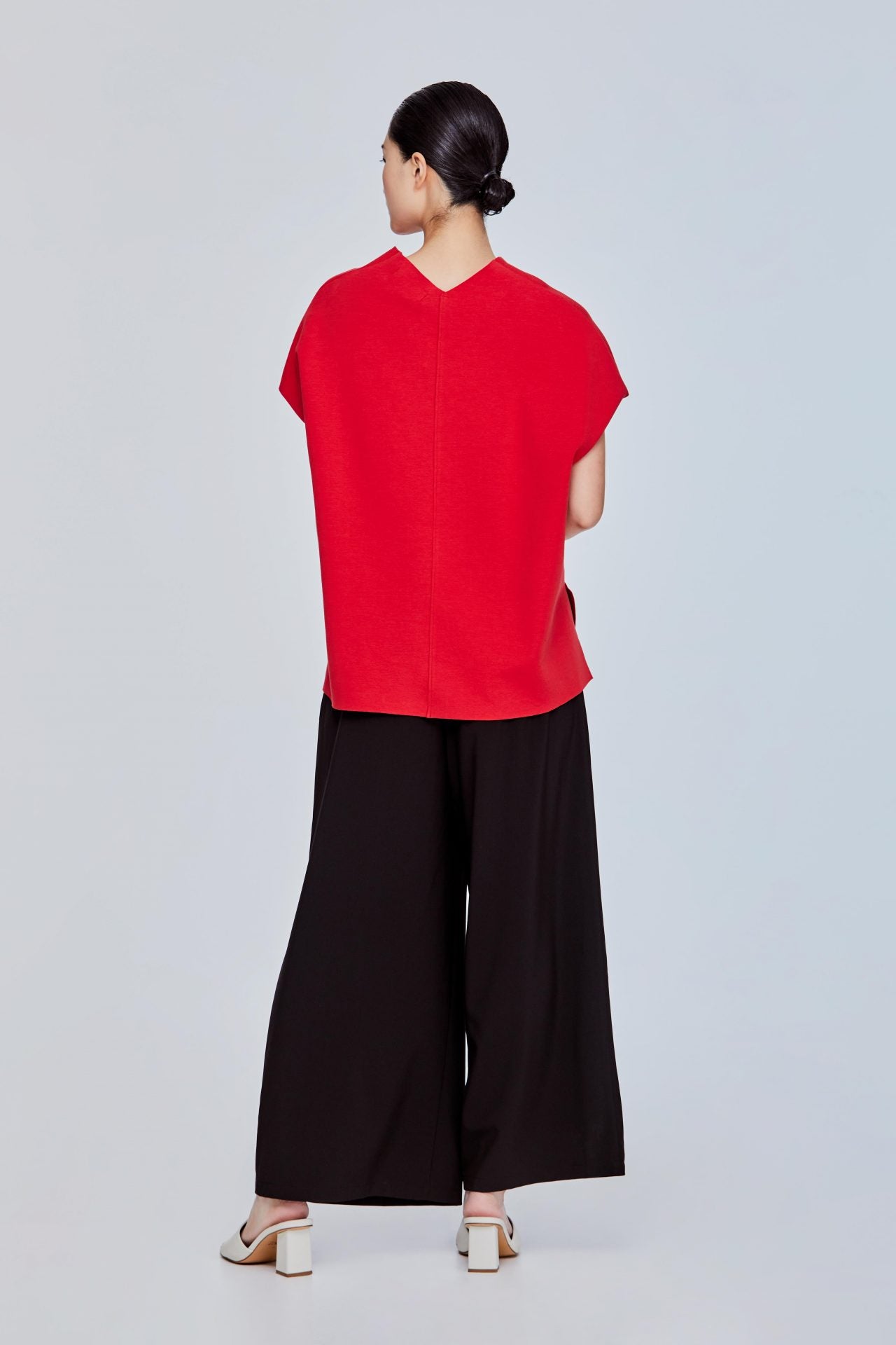 color:RED