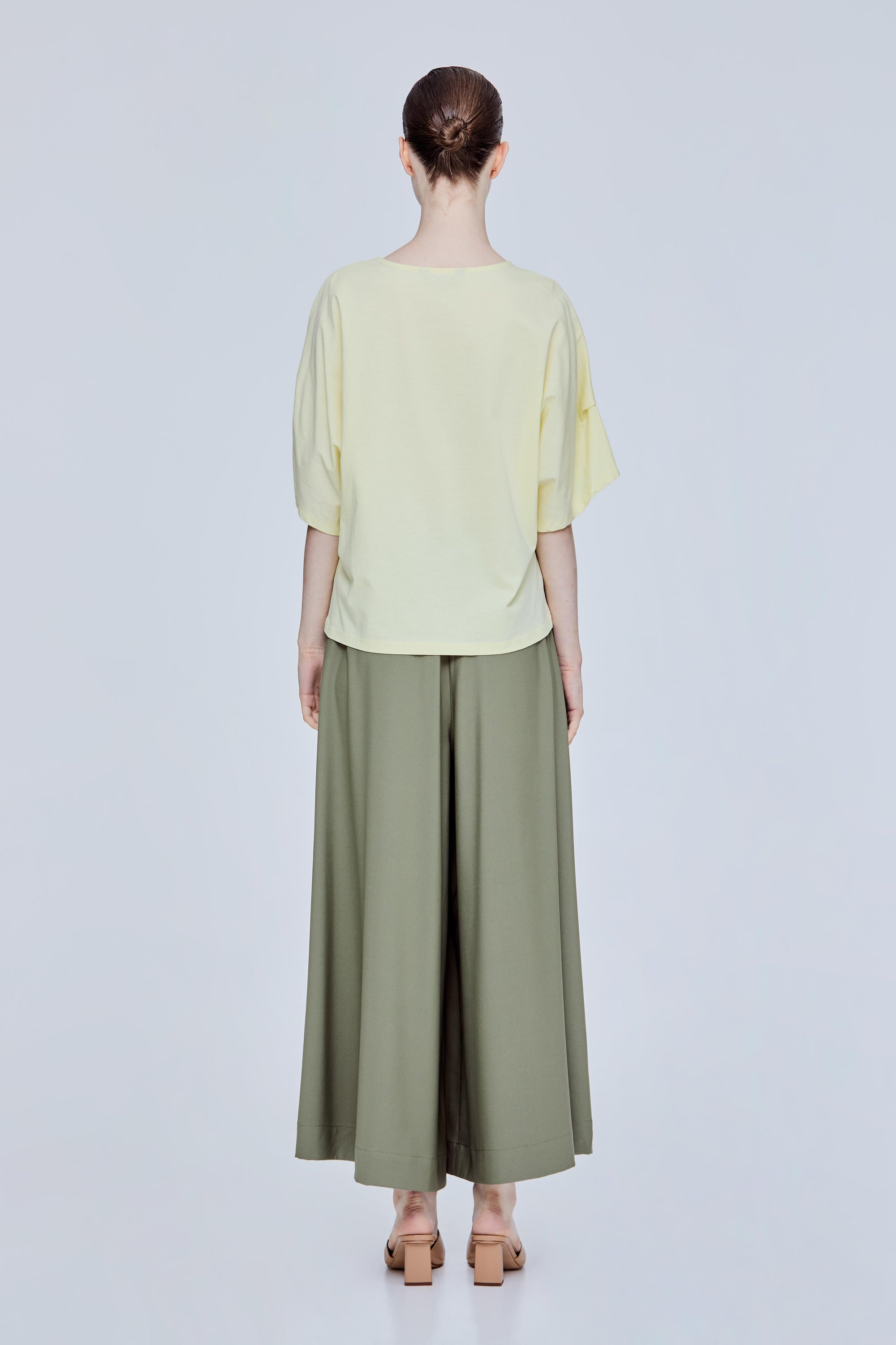 color:PALE YELLOW