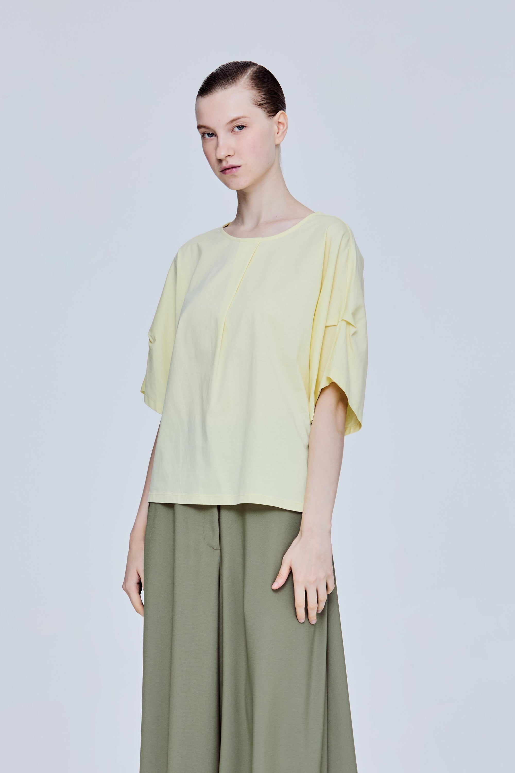 color:PALE YELLOW