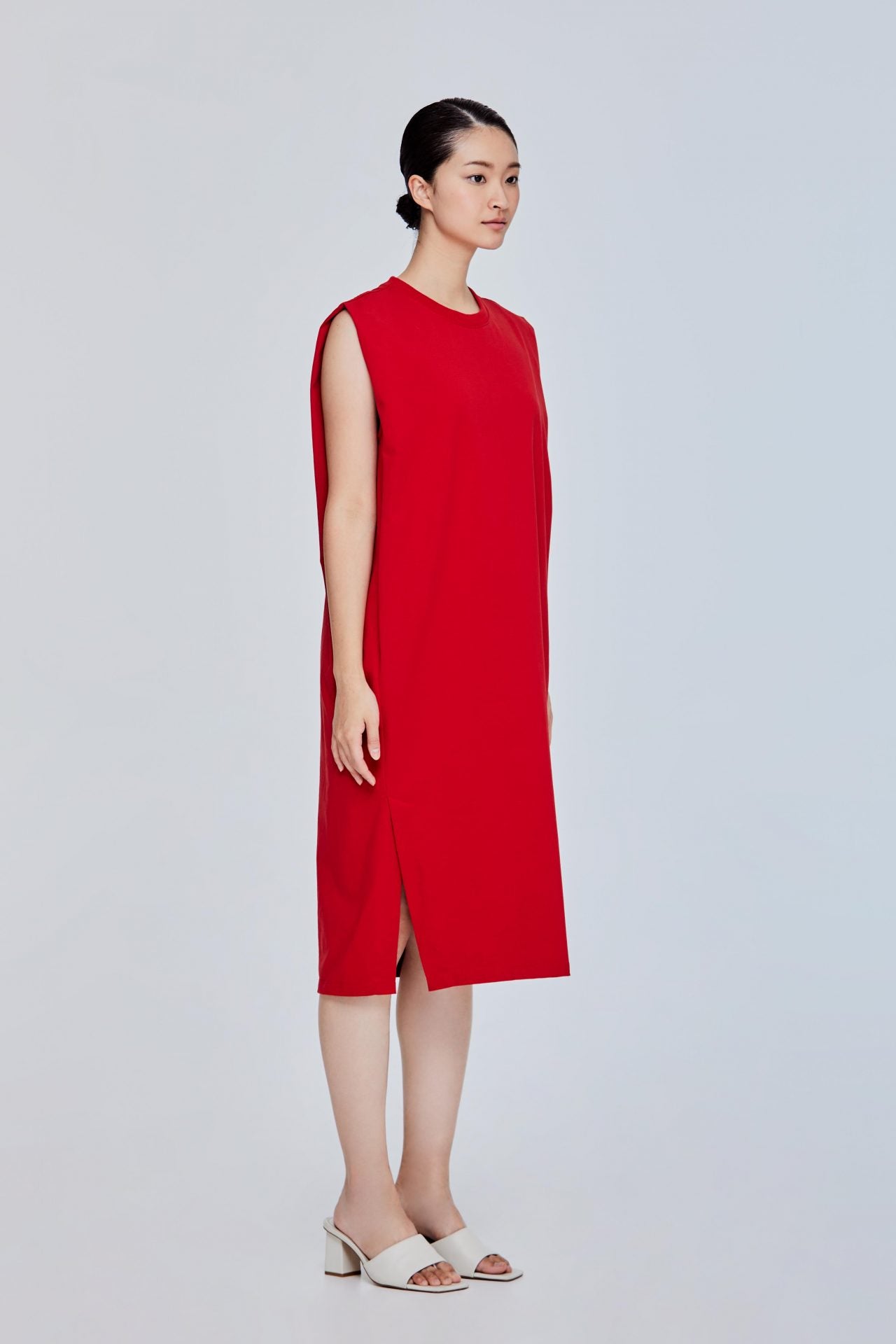 color:RED